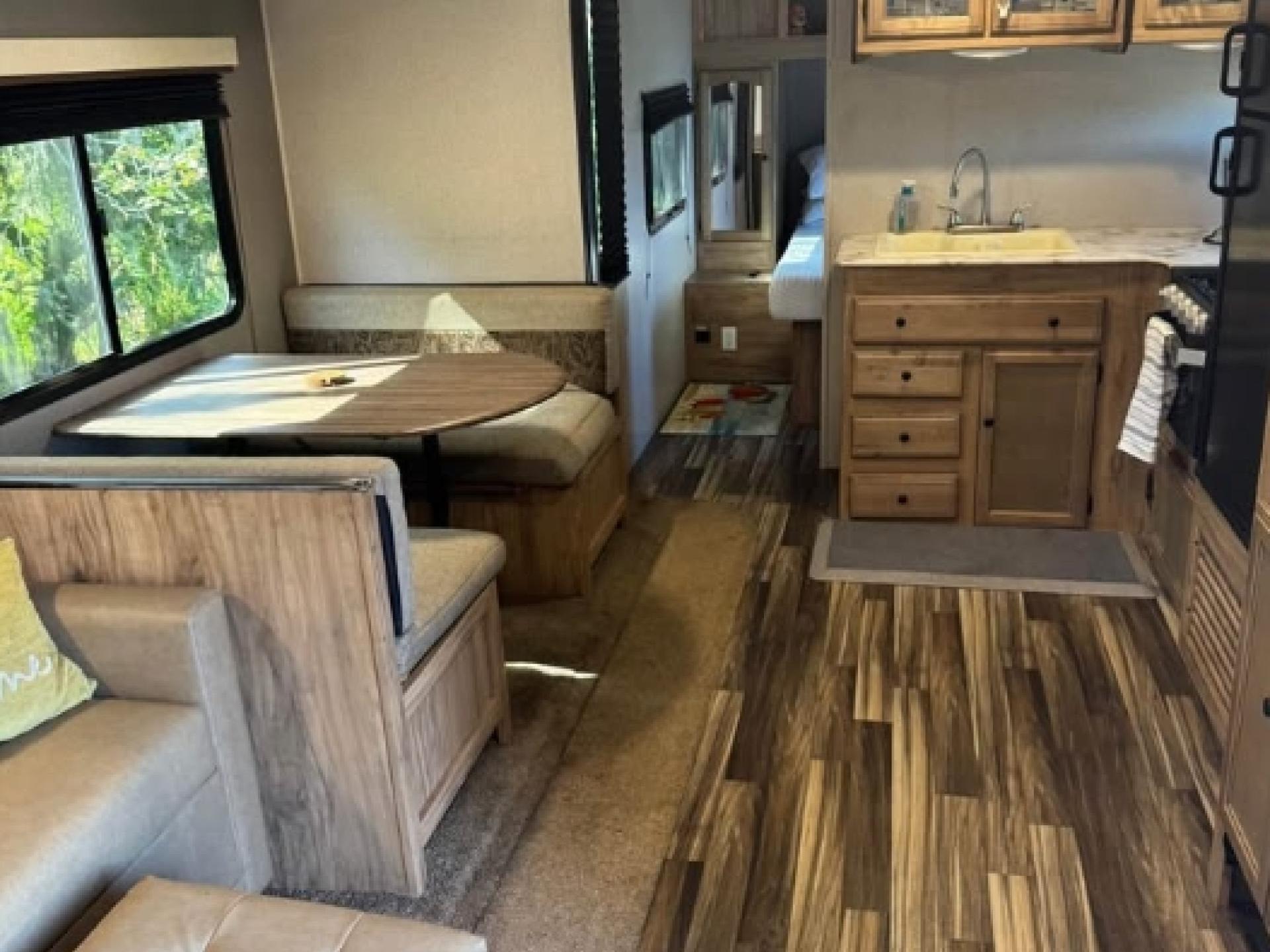 2019 COACHMEN FREEDOM EXPRESS SELECT 28.7SE