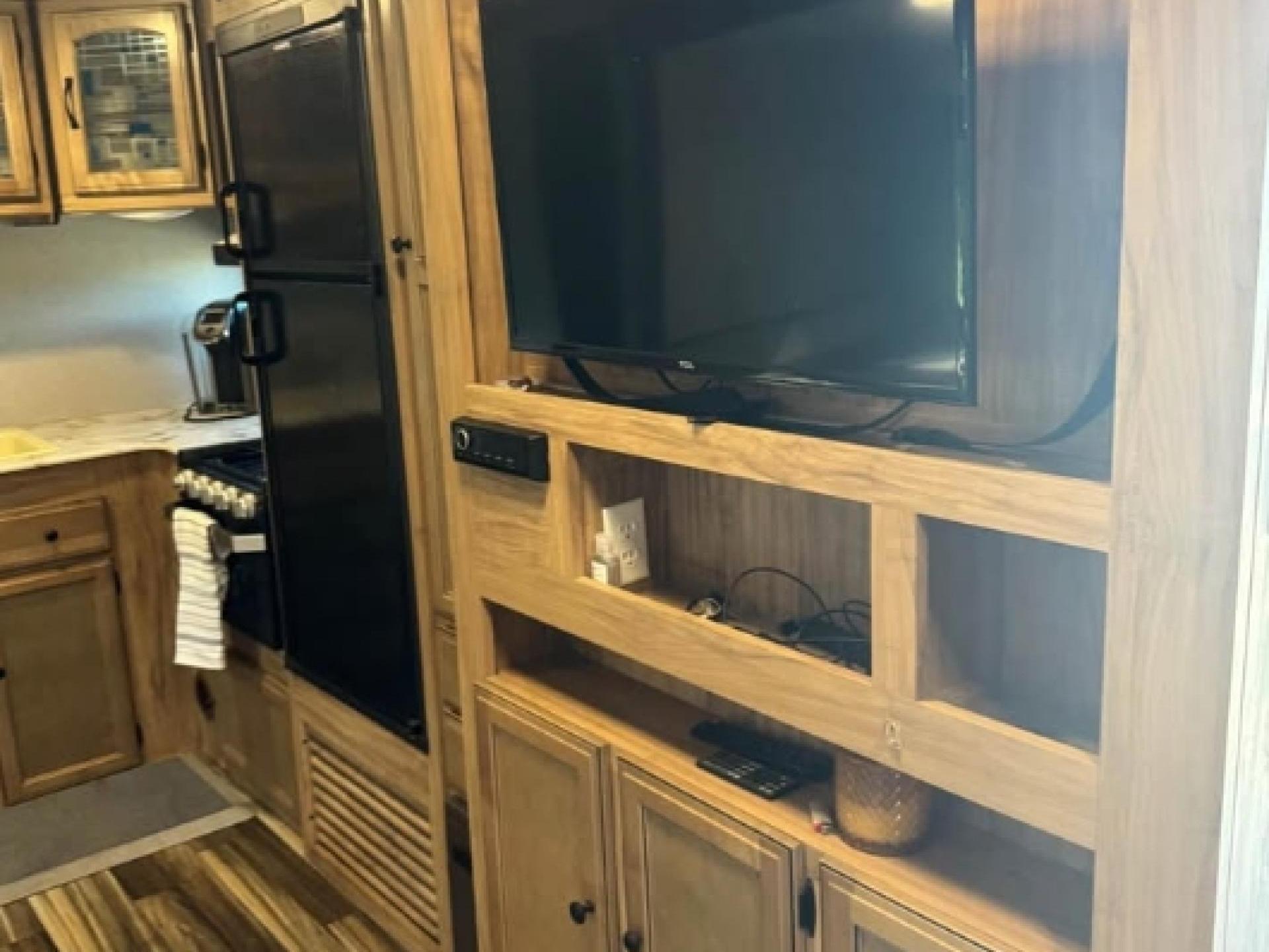 2019 COACHMEN FREEDOM EXPRESS SELECT 28.7SE