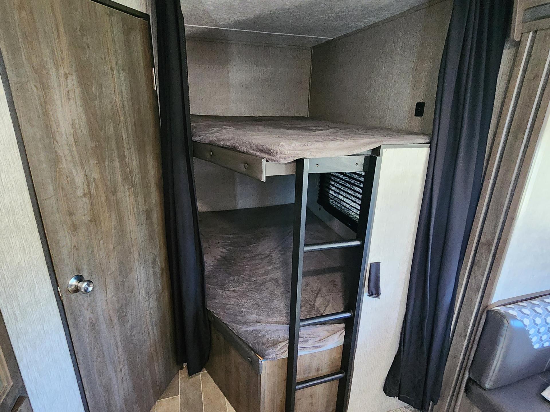 2019 COLEMAN COLEMAN LANTERN 263BH