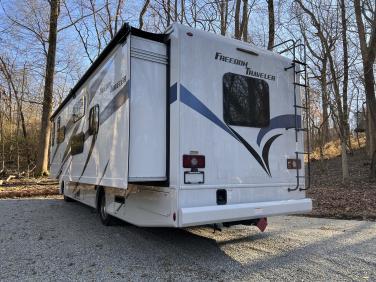 2023 thor motor coach freedom traveler a32