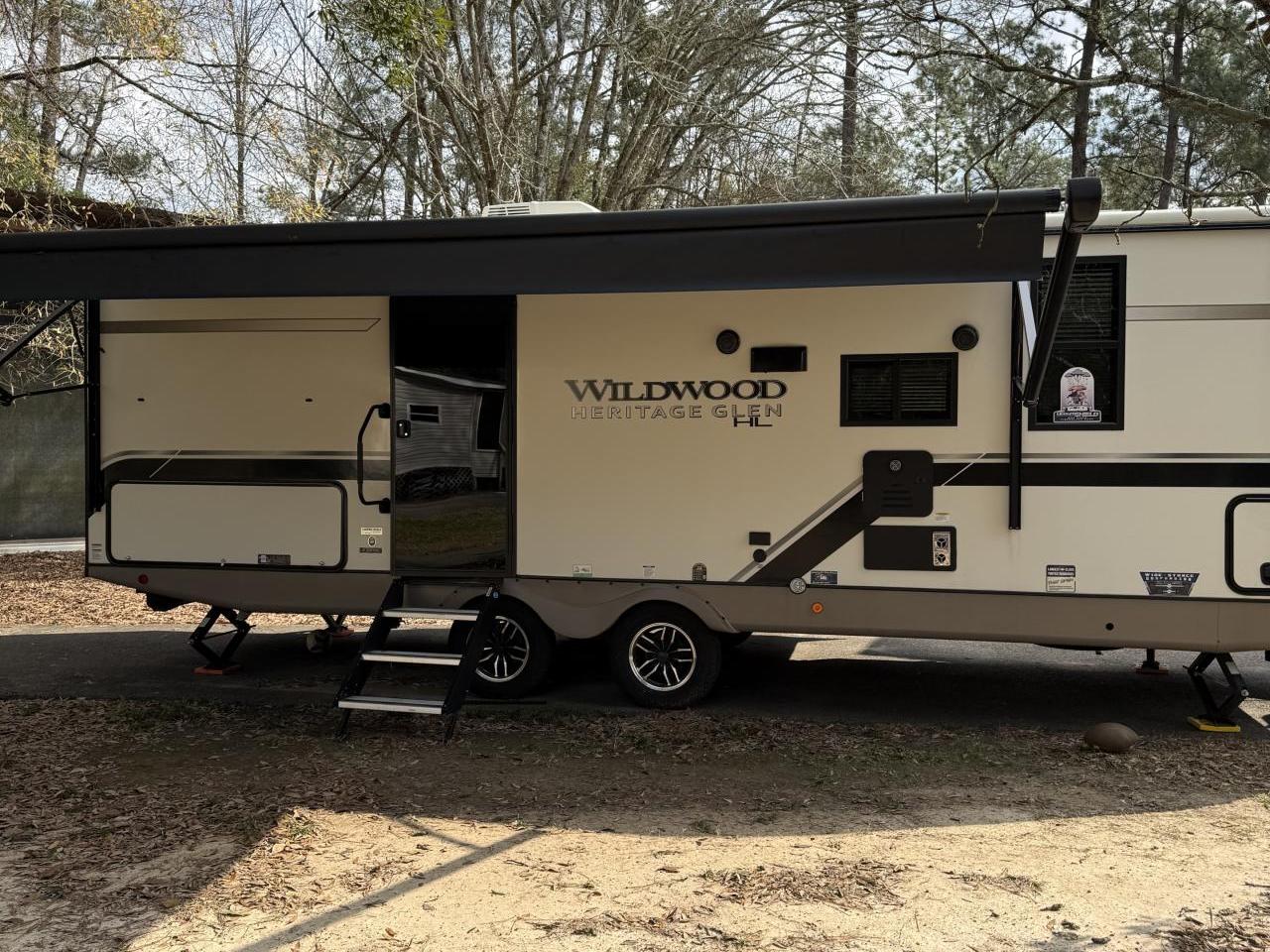 2024 FOREST RIVER WILDWOOD HERITAGE GLEN 23BHHL