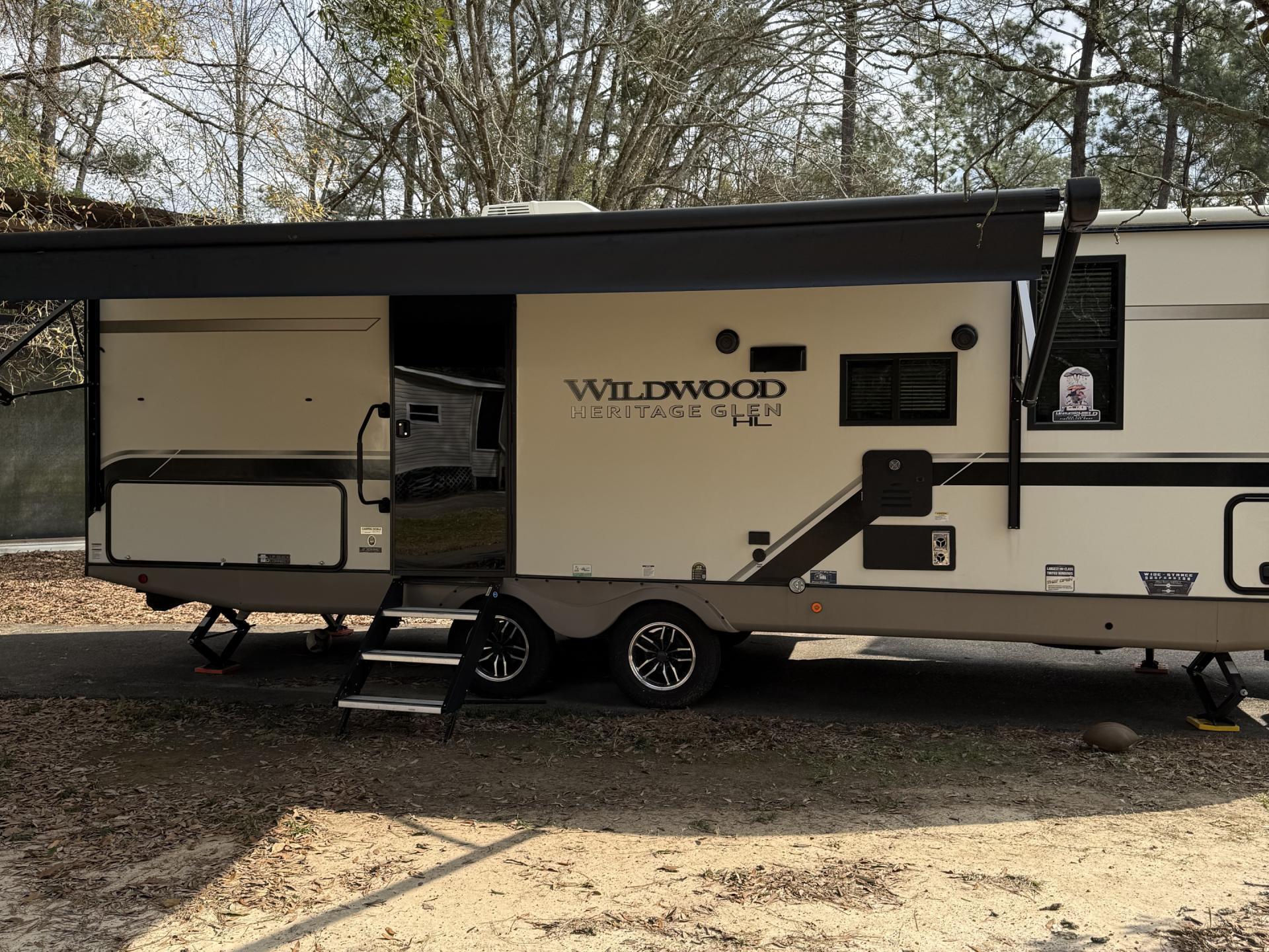 2024 FOREST RIVER WILDWOOD HERITAGE GLEN 23BHHL