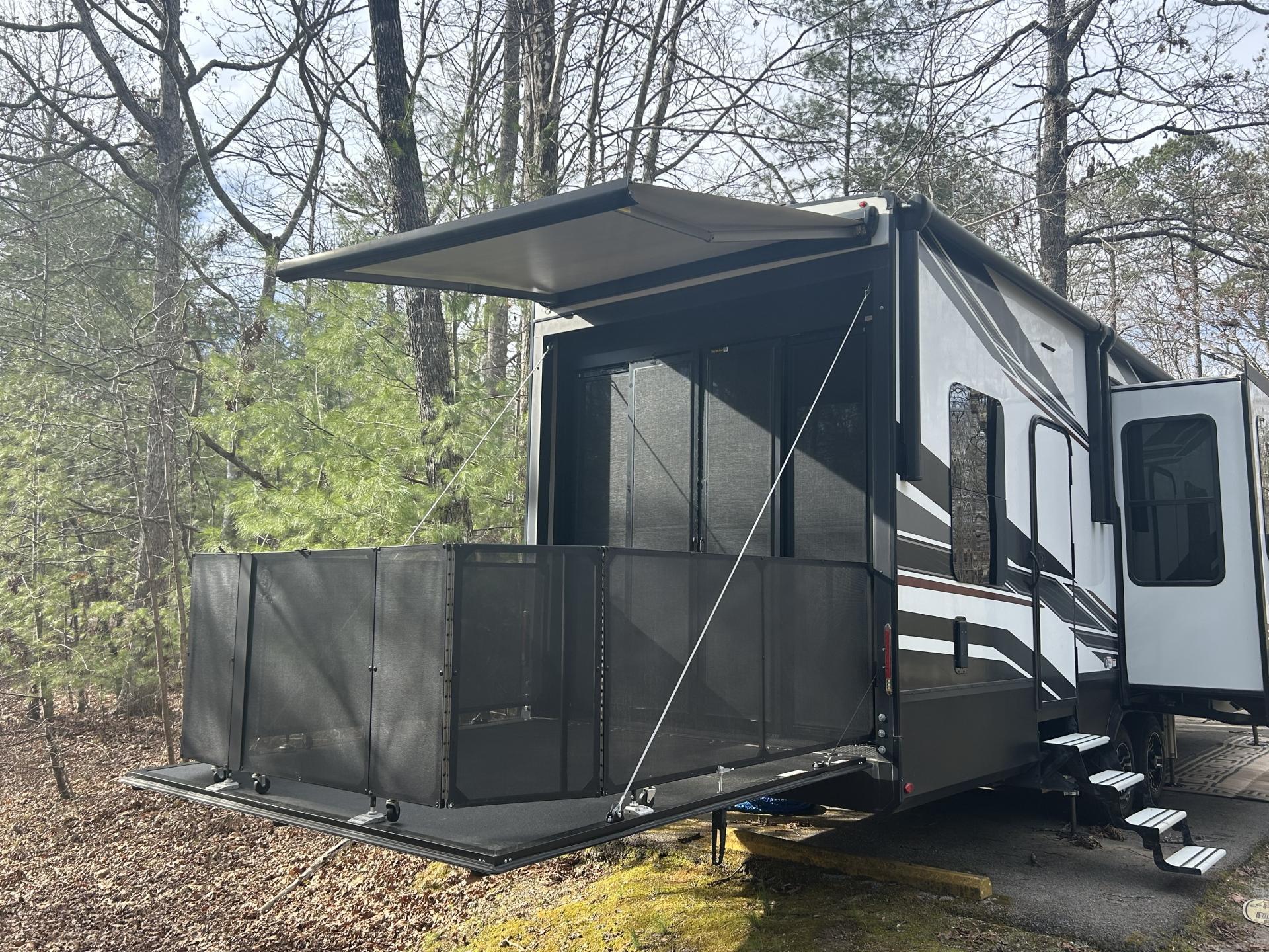 2022 Grand Design Momentum M class 351ms