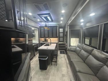 2022 Grand Design Momentum M class 351ms