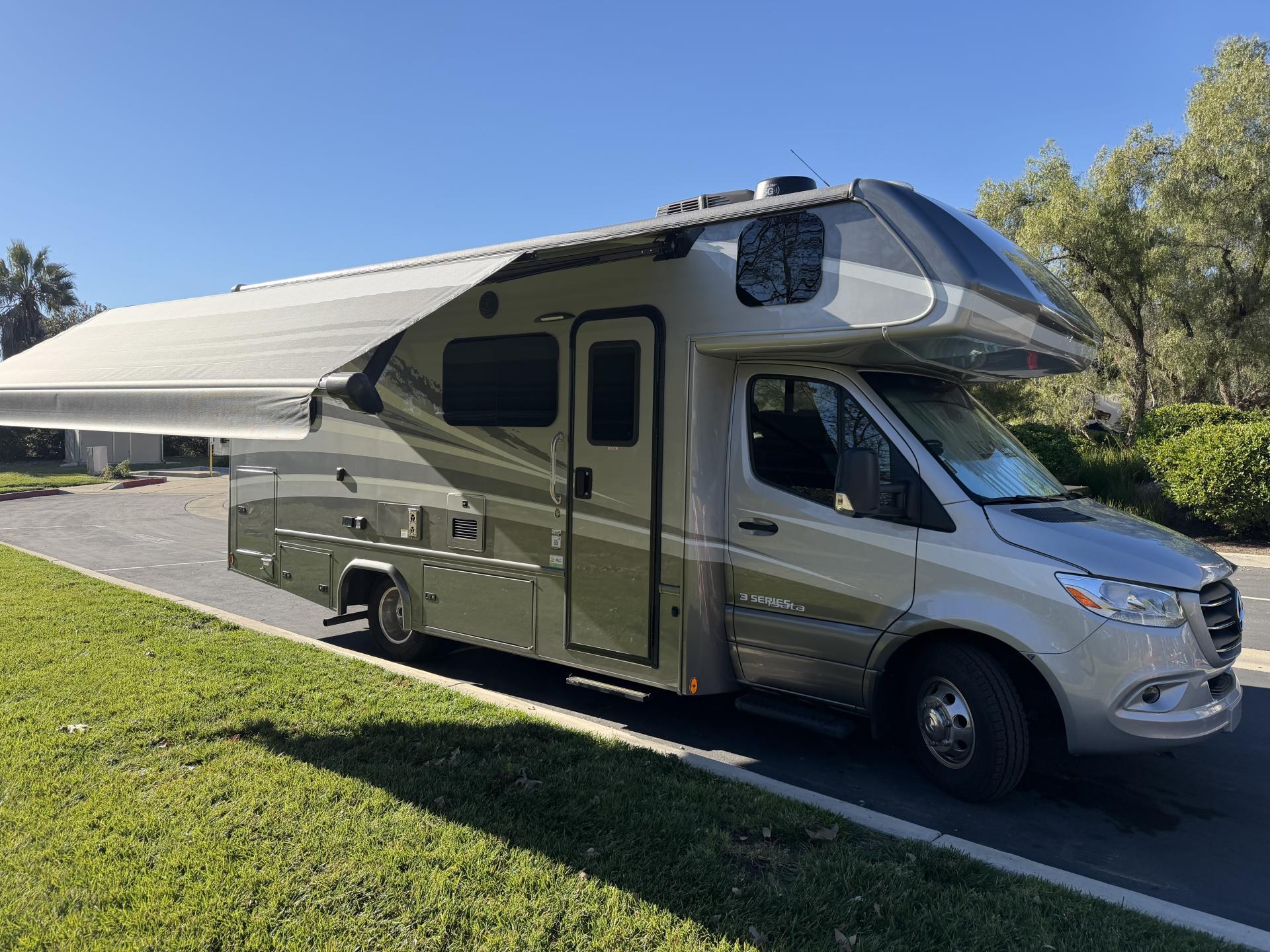 2025 Dynamax Isata 3 24rw