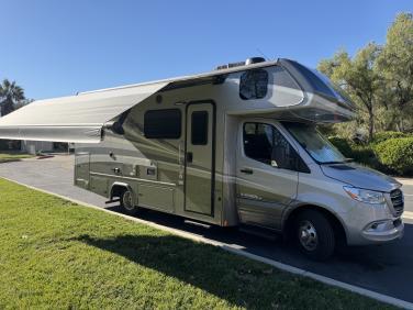 2025 Dynamax Isata 3 24rw