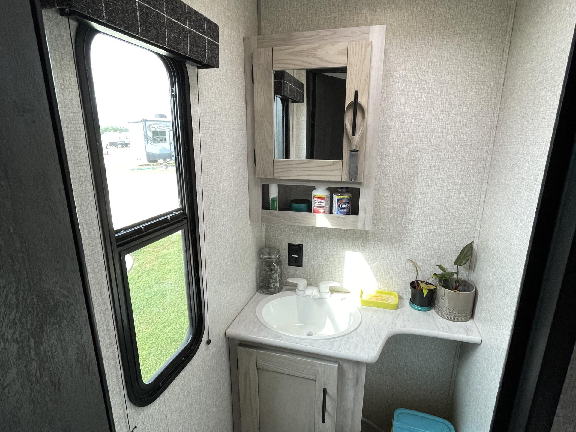 2022 K-Z Connect 322bhk