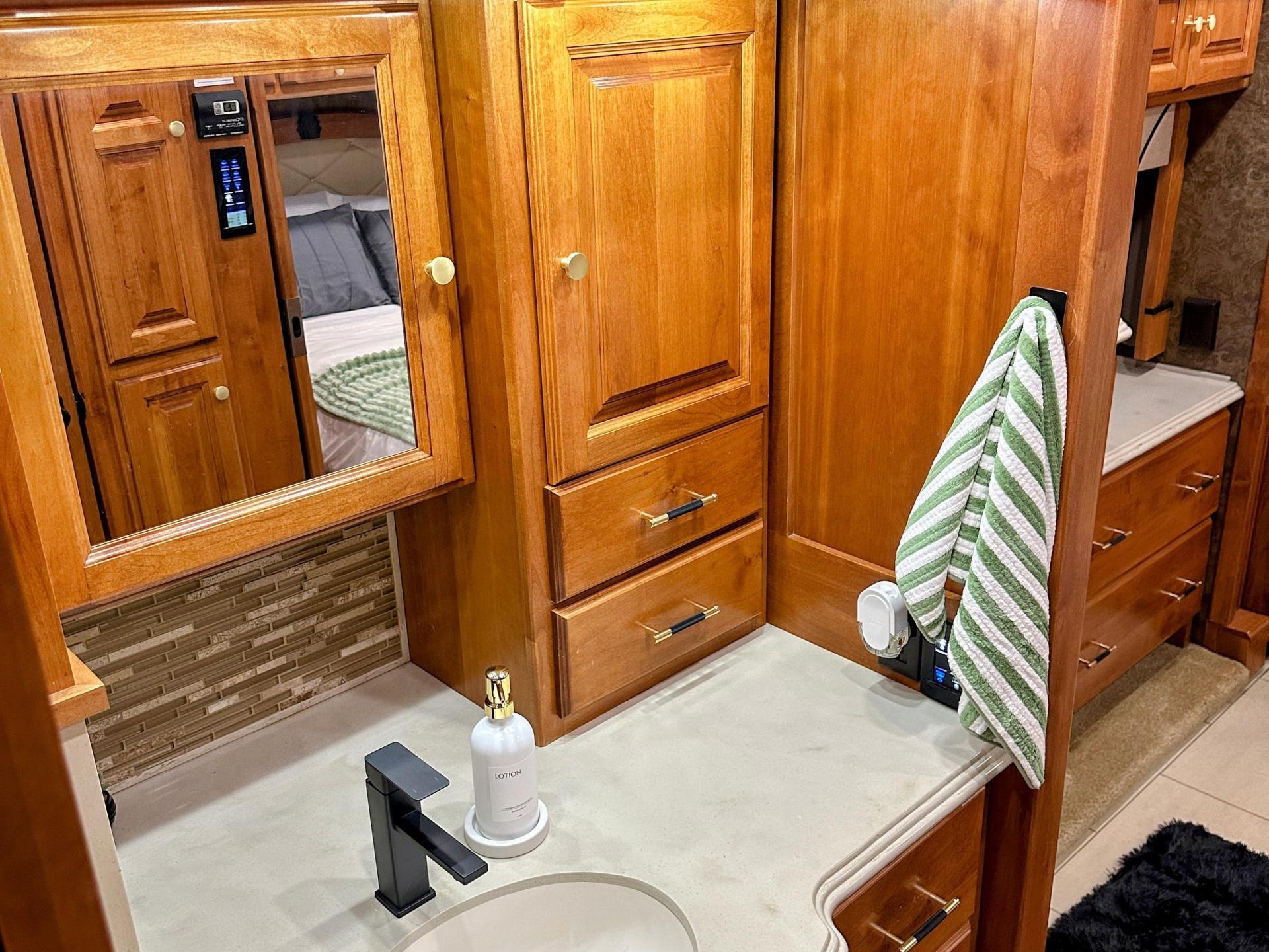 2015 Tiffin Phaeton 36gh