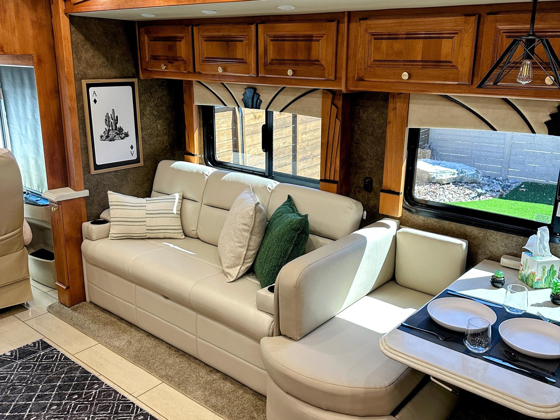 2015 Tiffin Phaeton 36gh