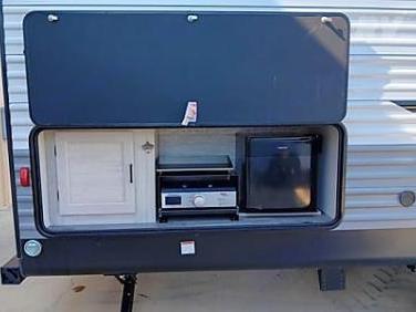 2025 Coachmen Catalina Summit 261bhs