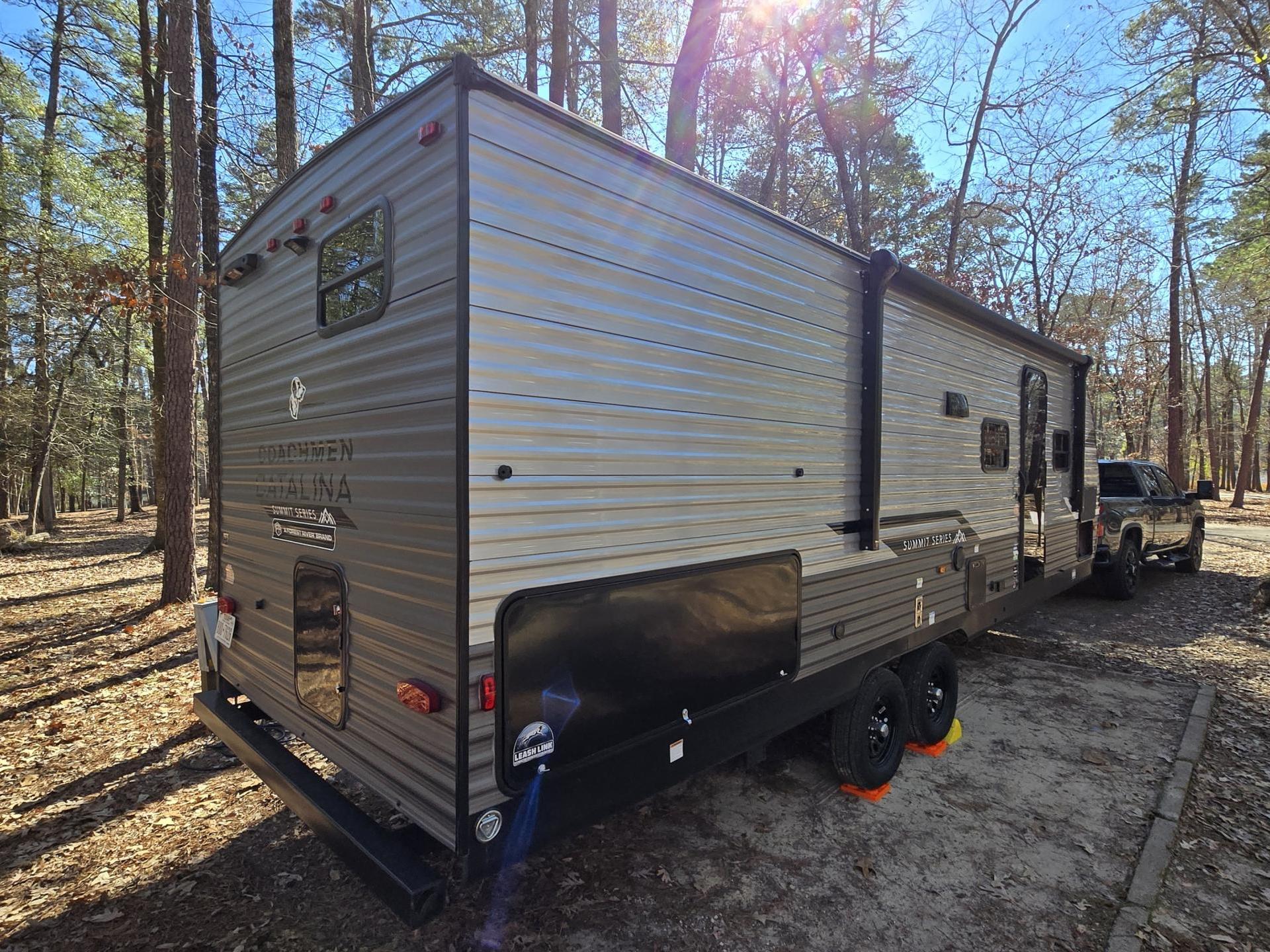 2025 Coachmen Catalina Summit 261bhs