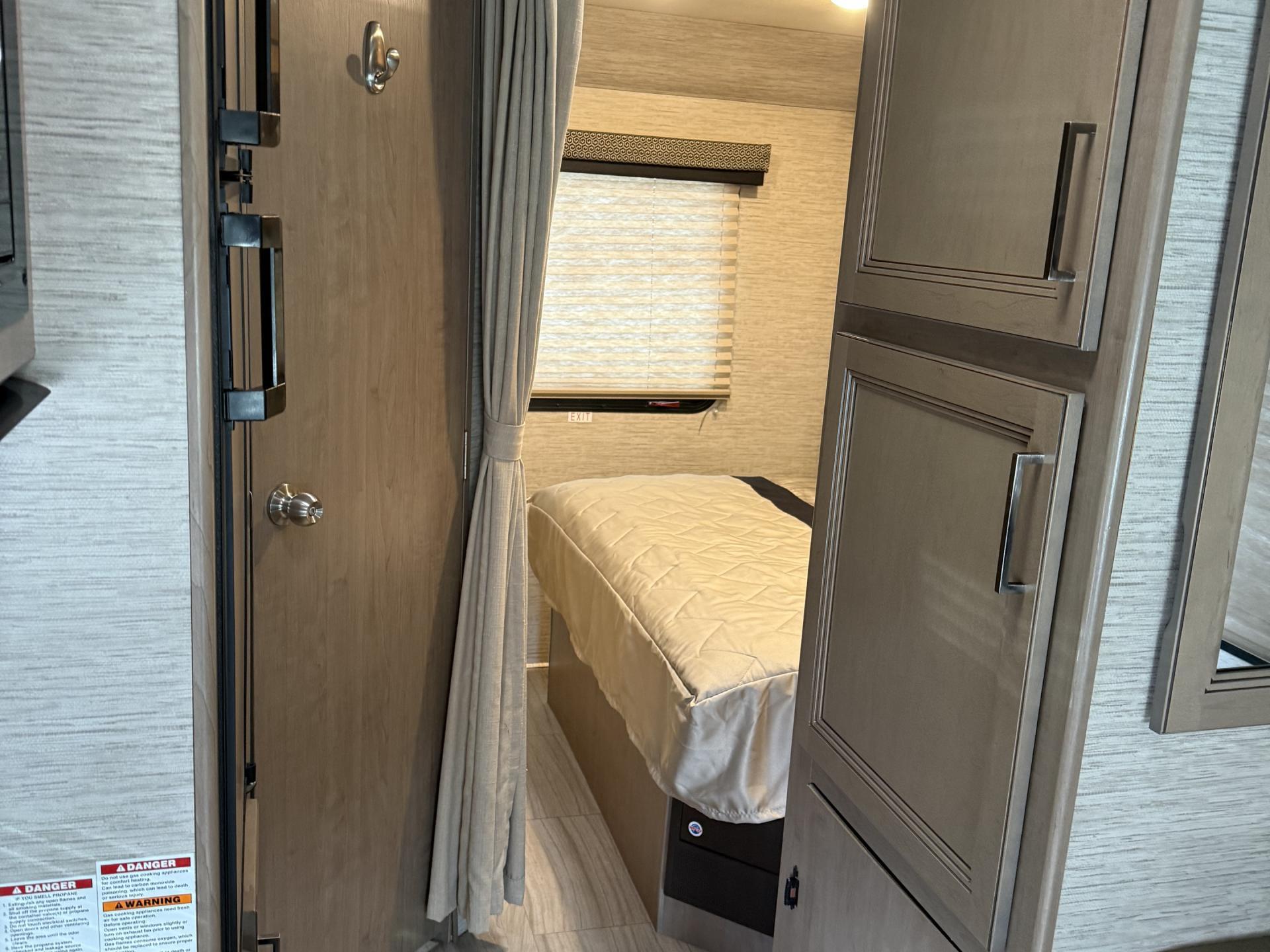 2021 Thor Motor Coach Coleman 22CMF