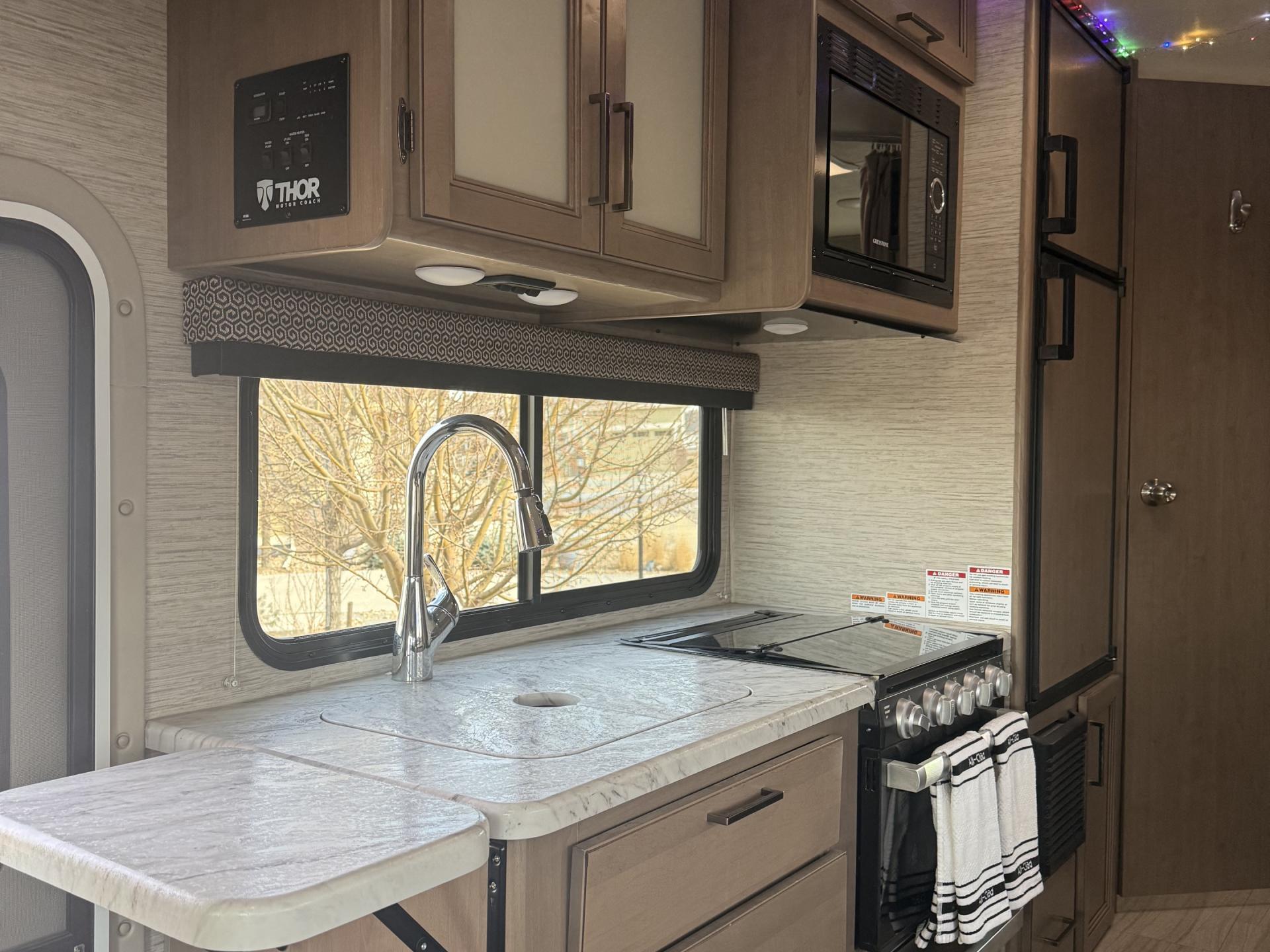 2021 Thor Motor Coach Coleman 22CMF