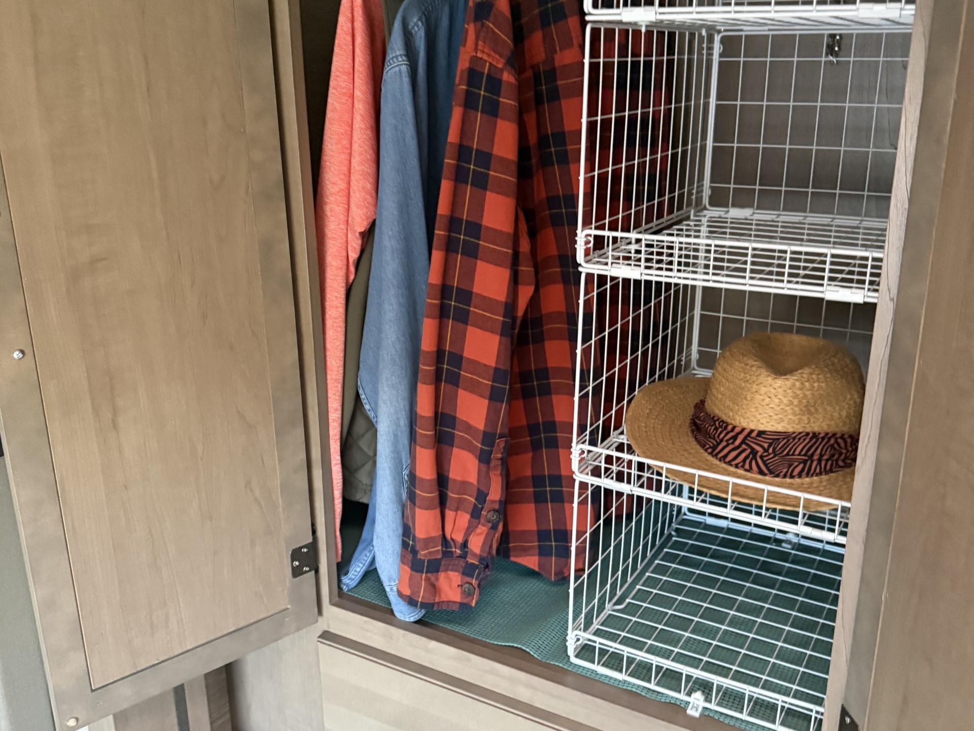 2021 Thor Motor Coach Coleman 22CMF