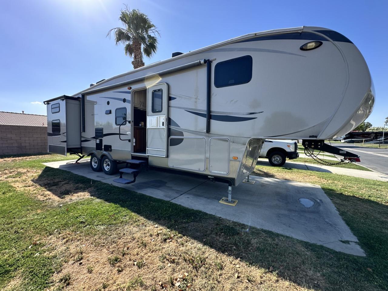 2010 Keystone Montana High Country 333db