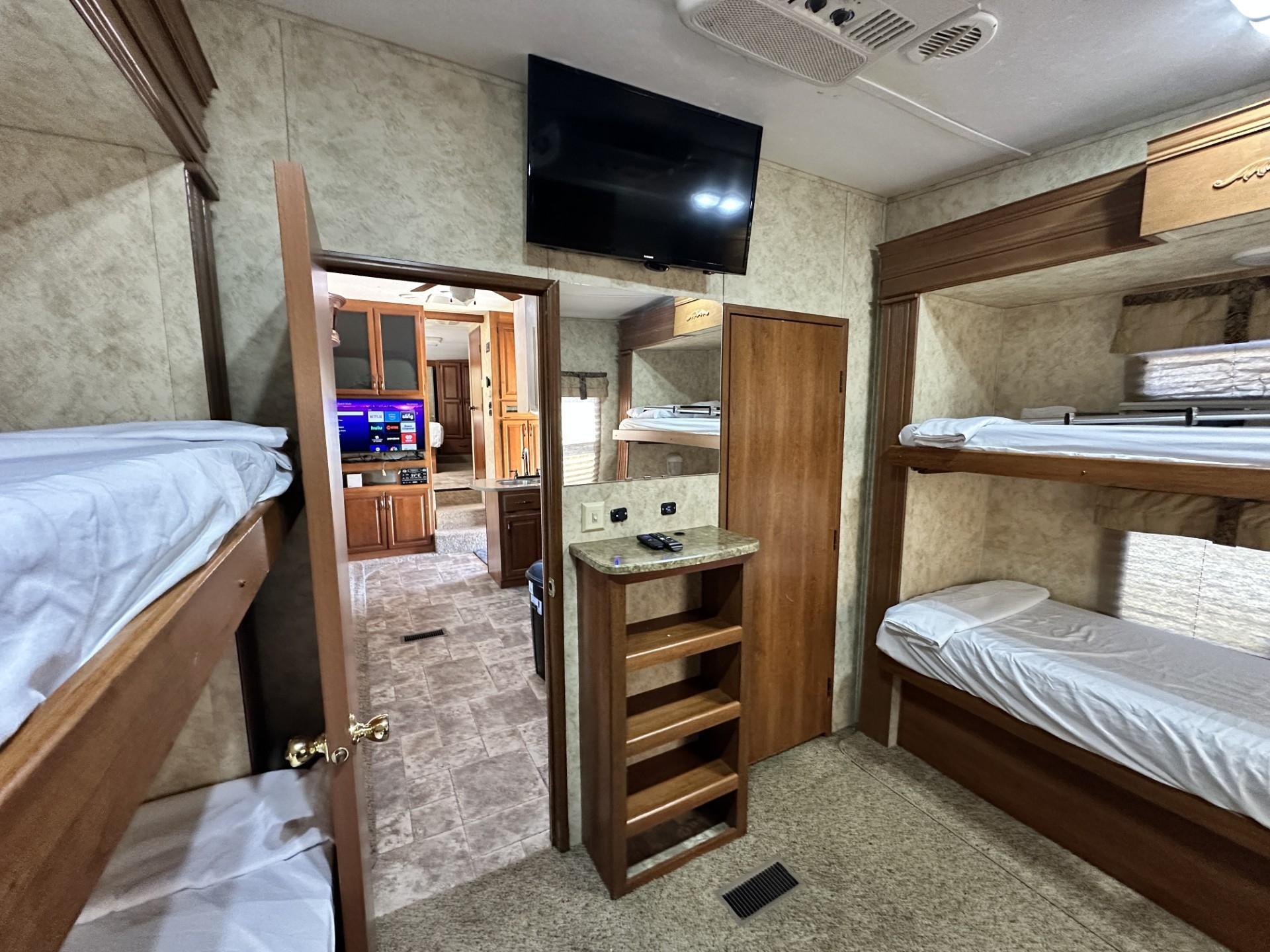 2010 Keystone Montana High Country 333db