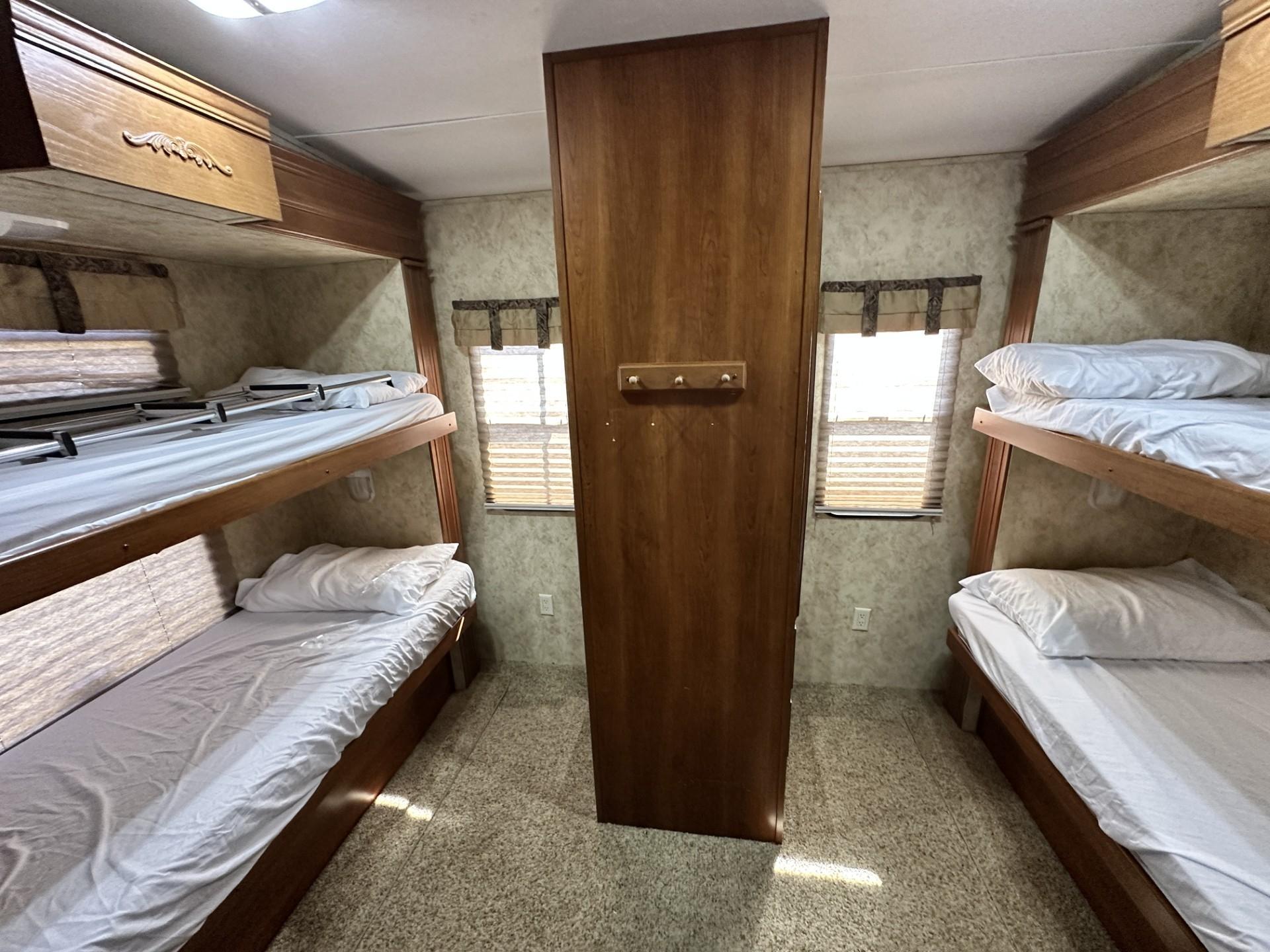 2010 Keystone Montana High Country 333db