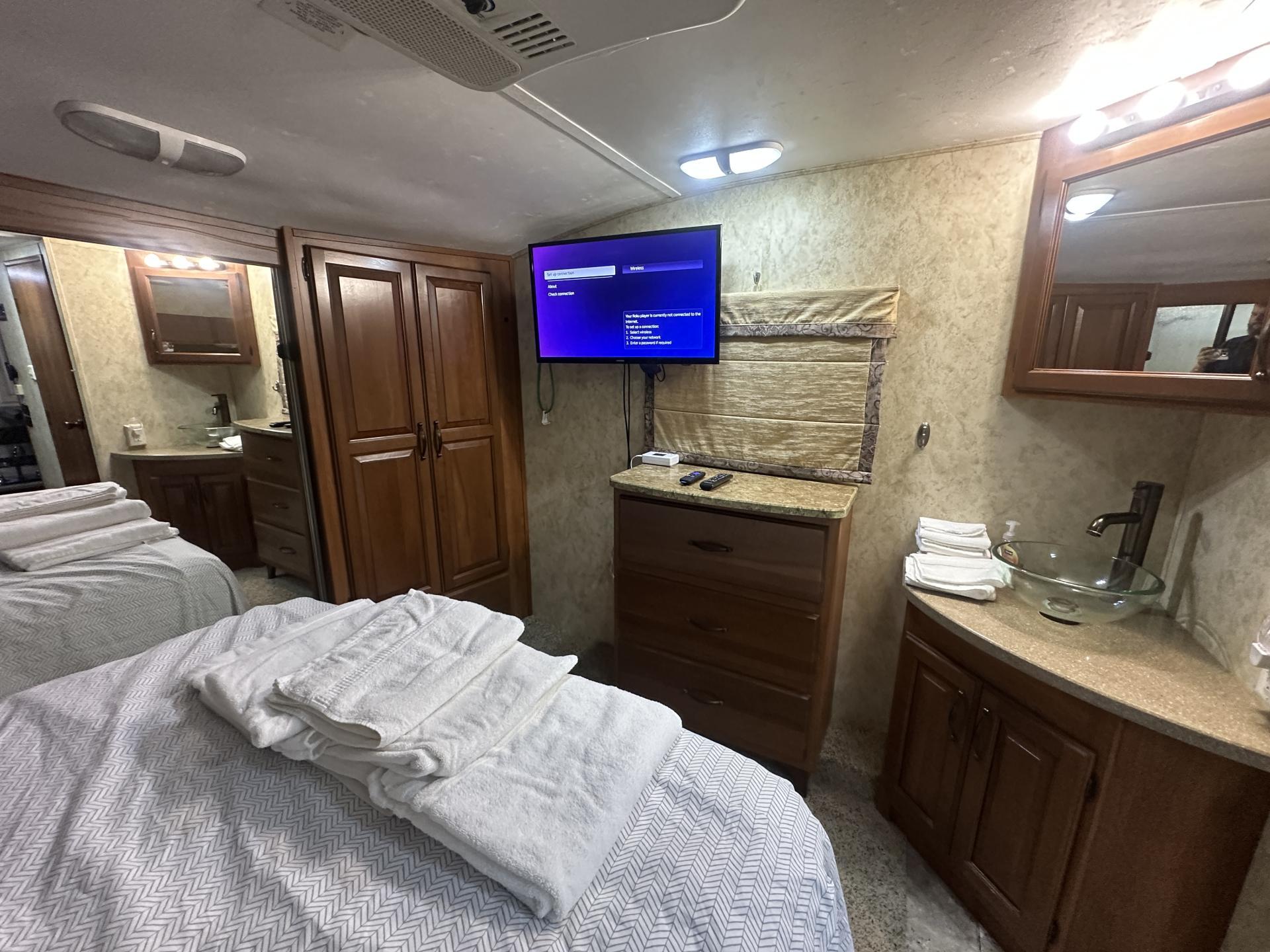 2010 Keystone Montana High Country 333db