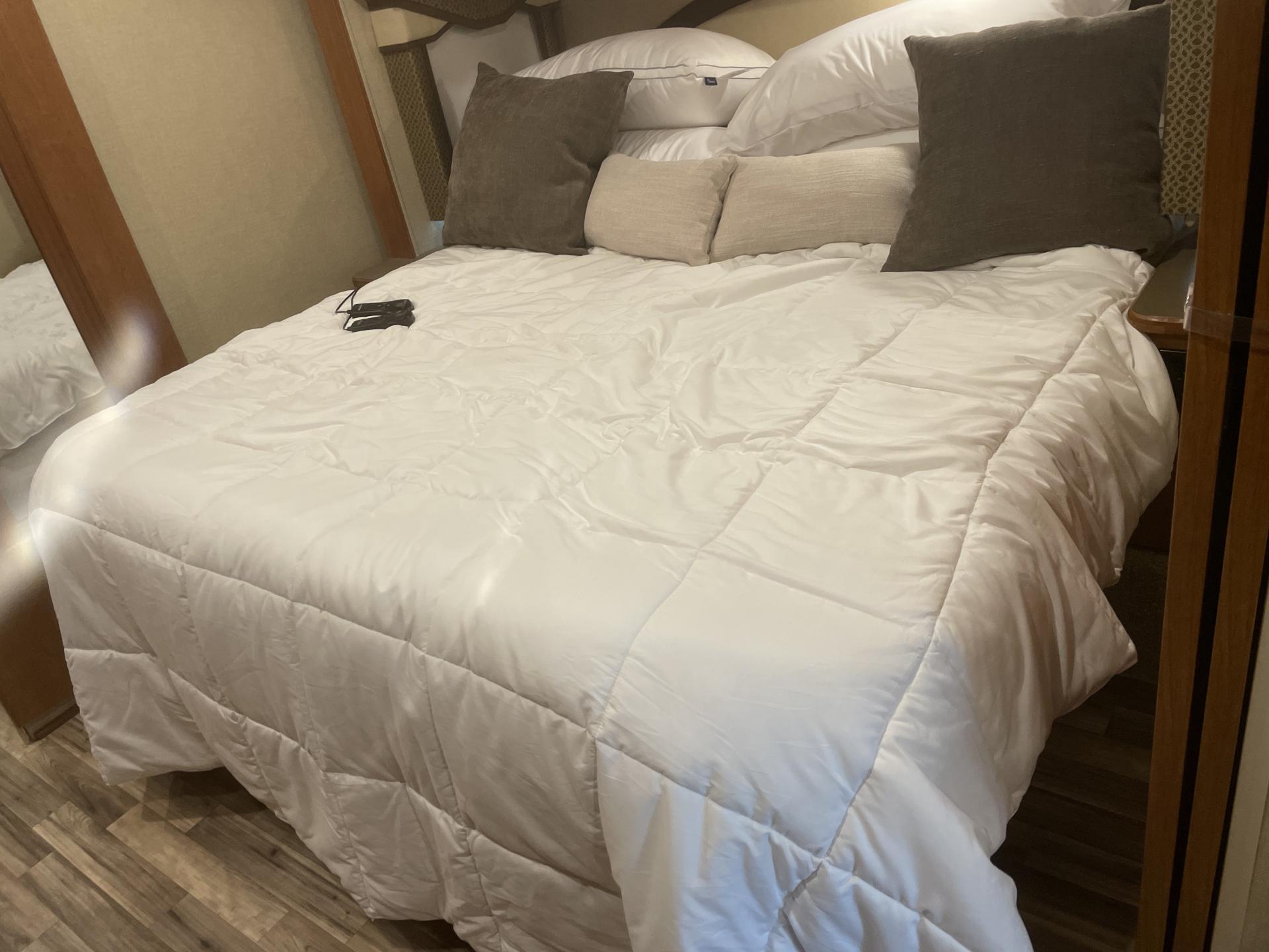 2017 Winnebago Sunova 36z