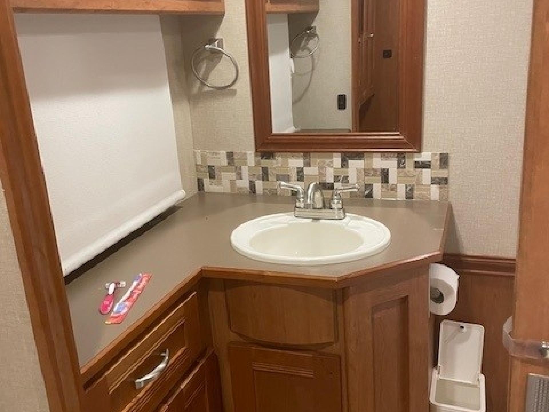 2017 Winnebago Sunova 36z