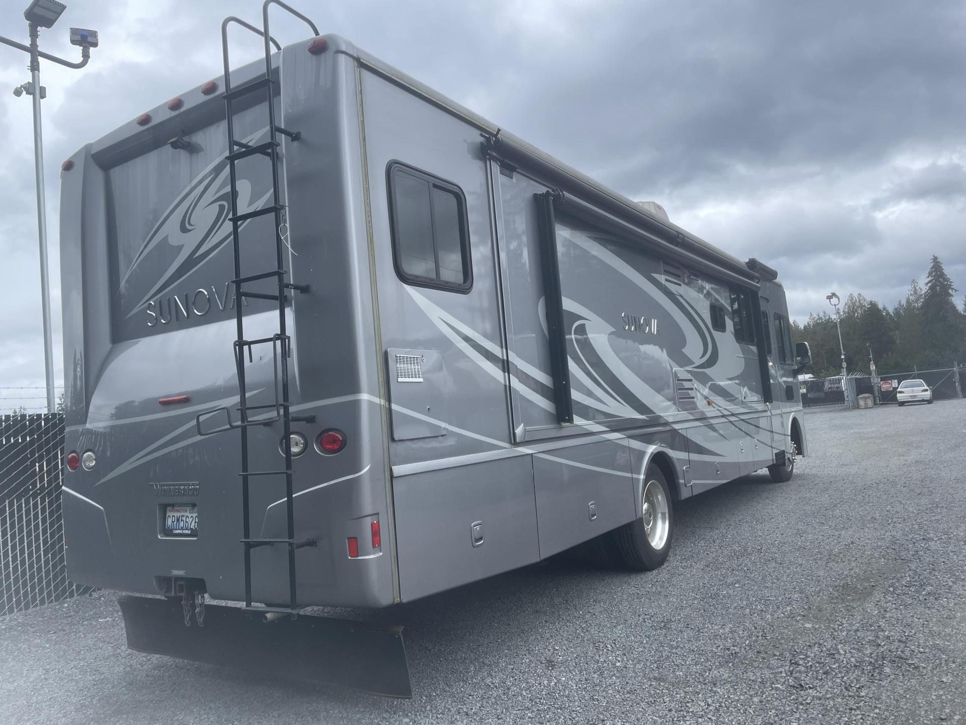 2017 Winnebago Sunova 36z