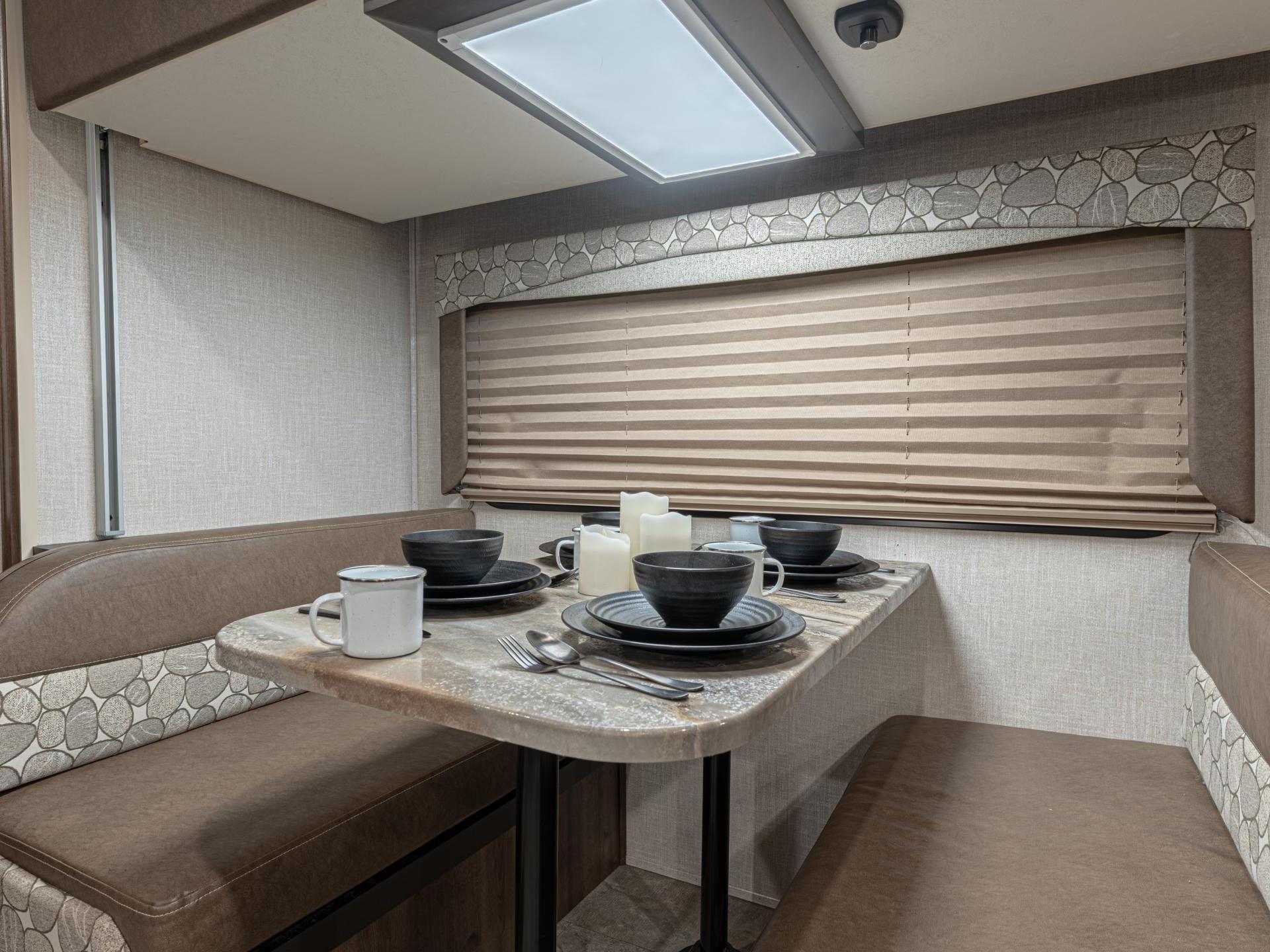 2020 Coachmen Freelander 28ss