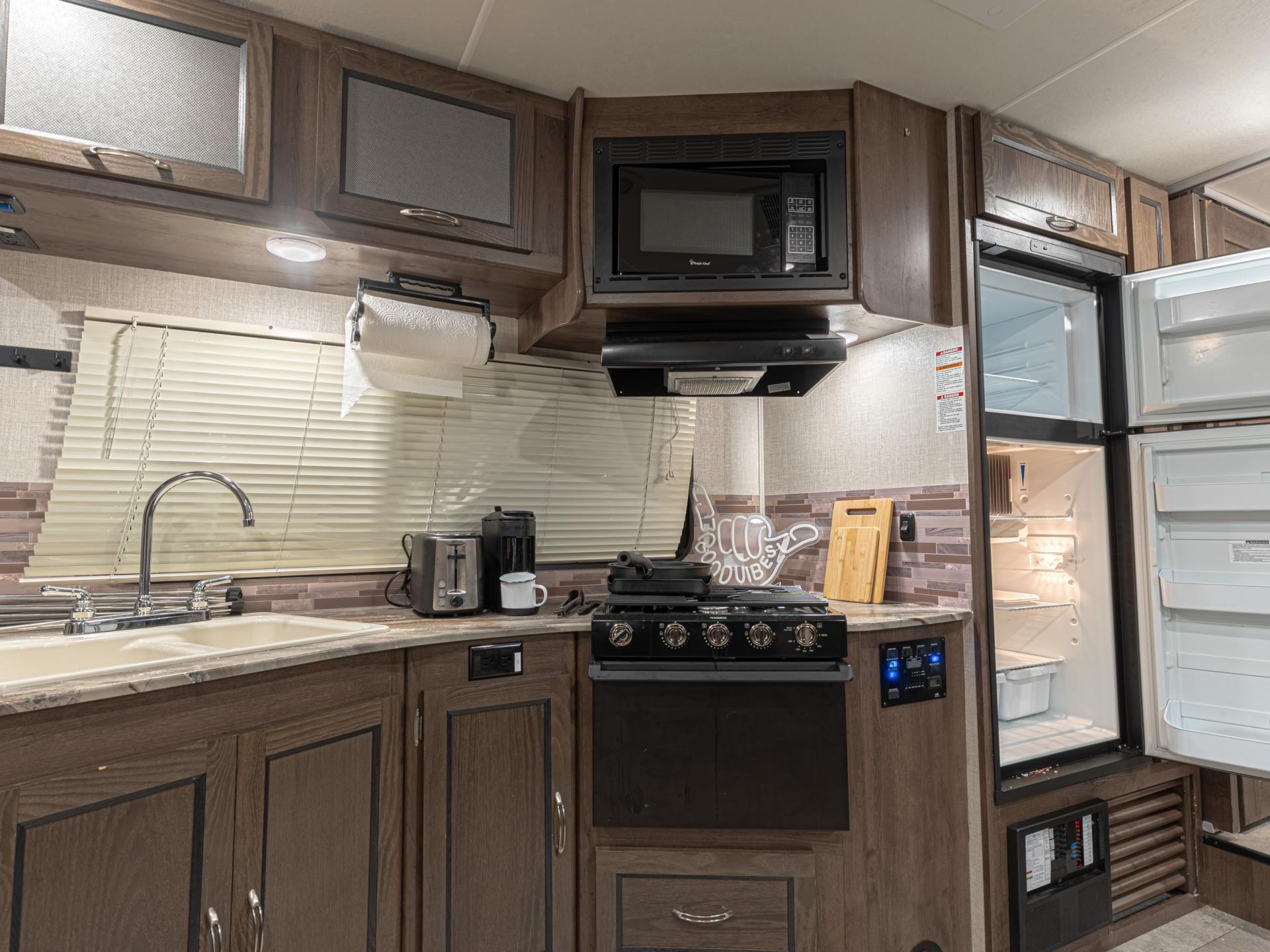 2020 Coachmen Freelander 28ss