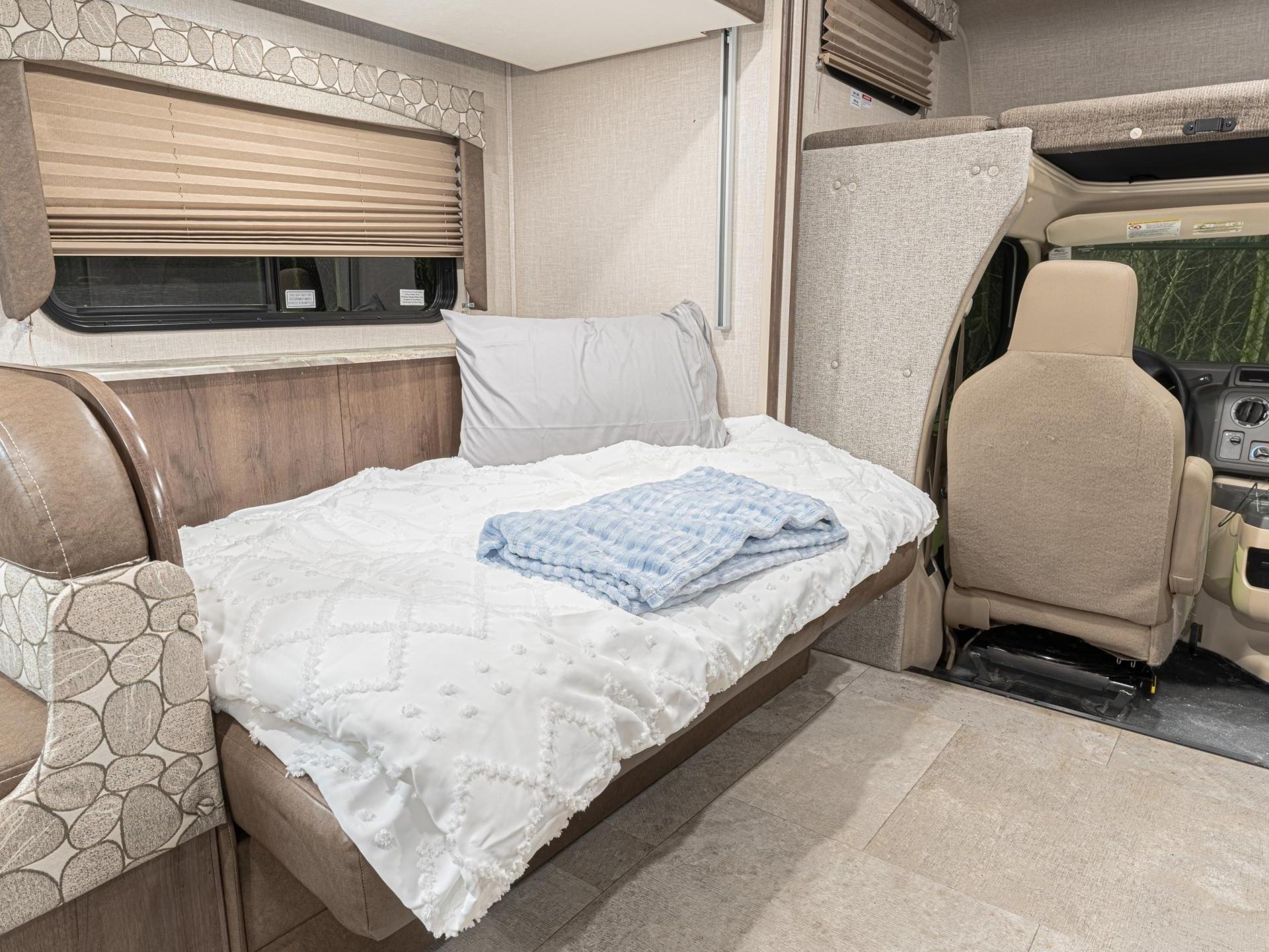 2020 Coachmen Freelander 28ss