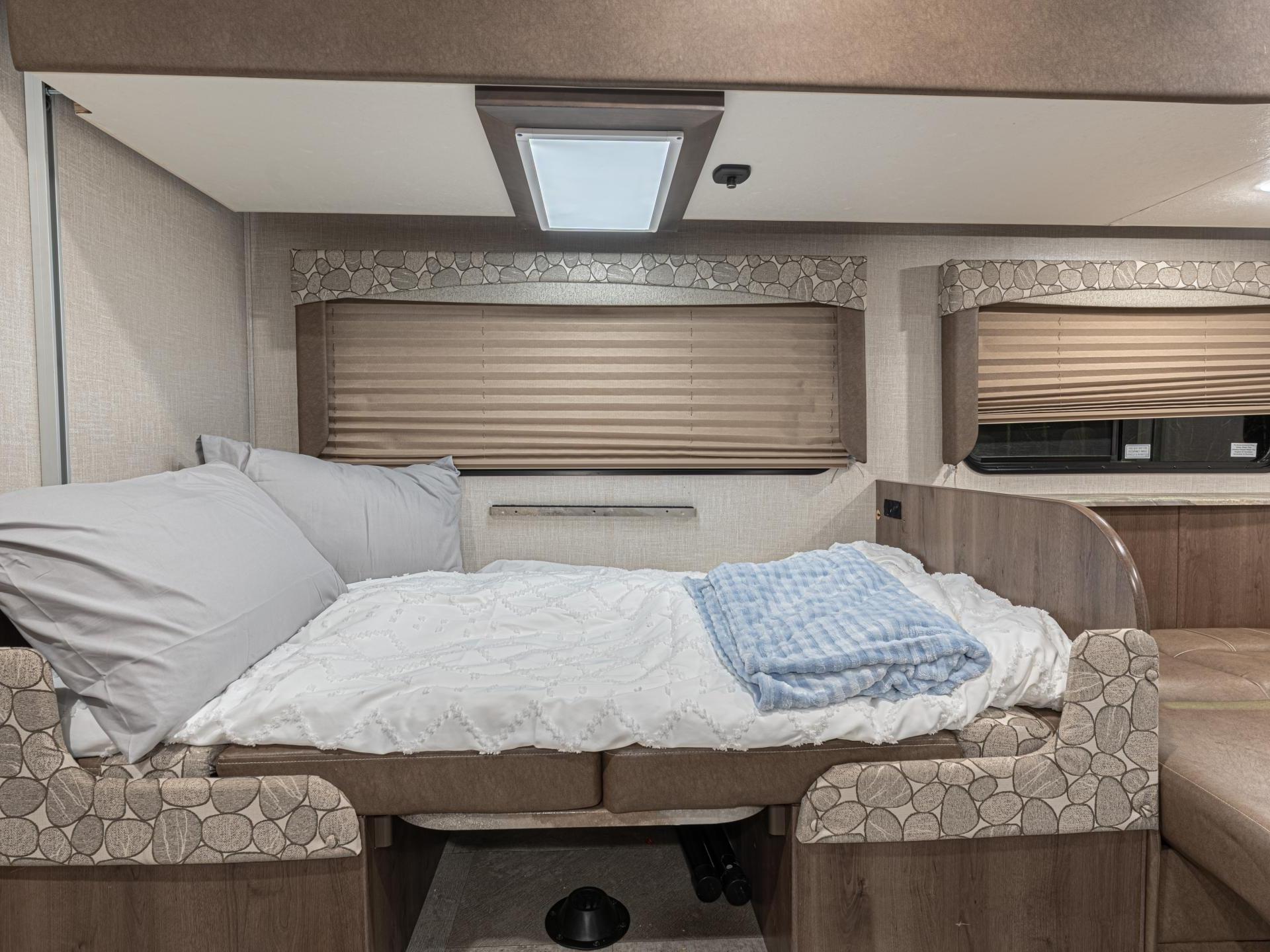 2020 Coachmen Freelander 28ss