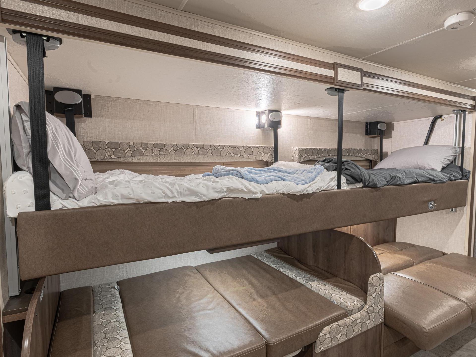 2020 Coachmen Freelander 28ss