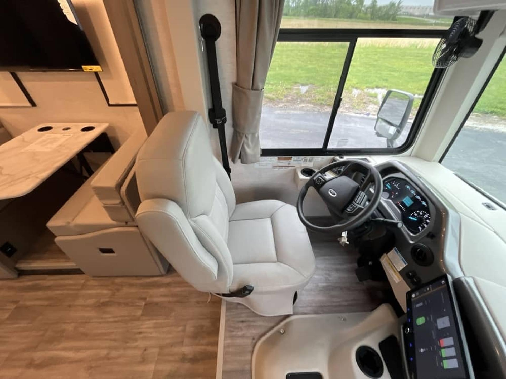 2025 Thor Motor Coach Freedom Traveler 32A