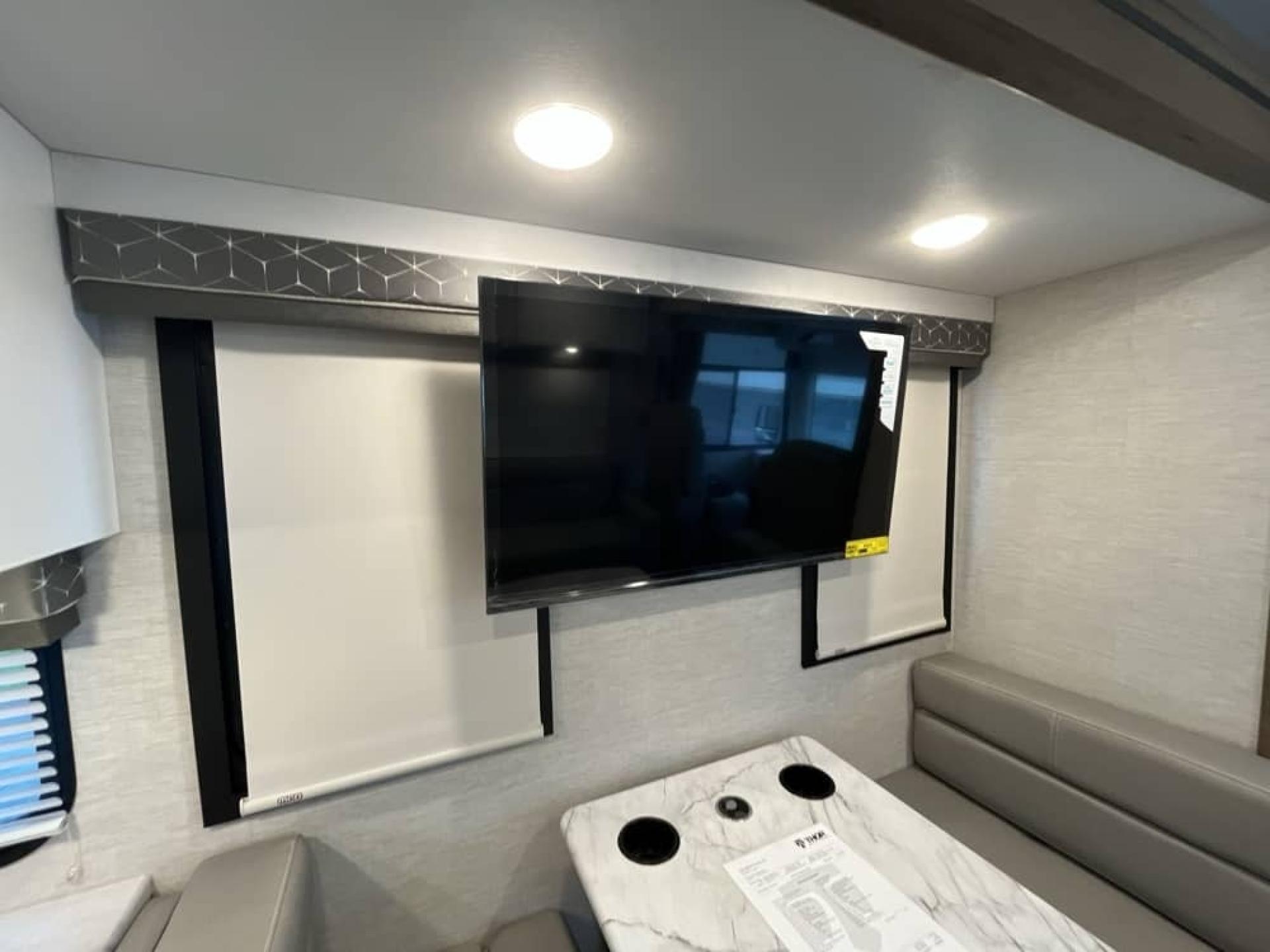 2025 Thor Motor Coach Freedom Traveler 32A