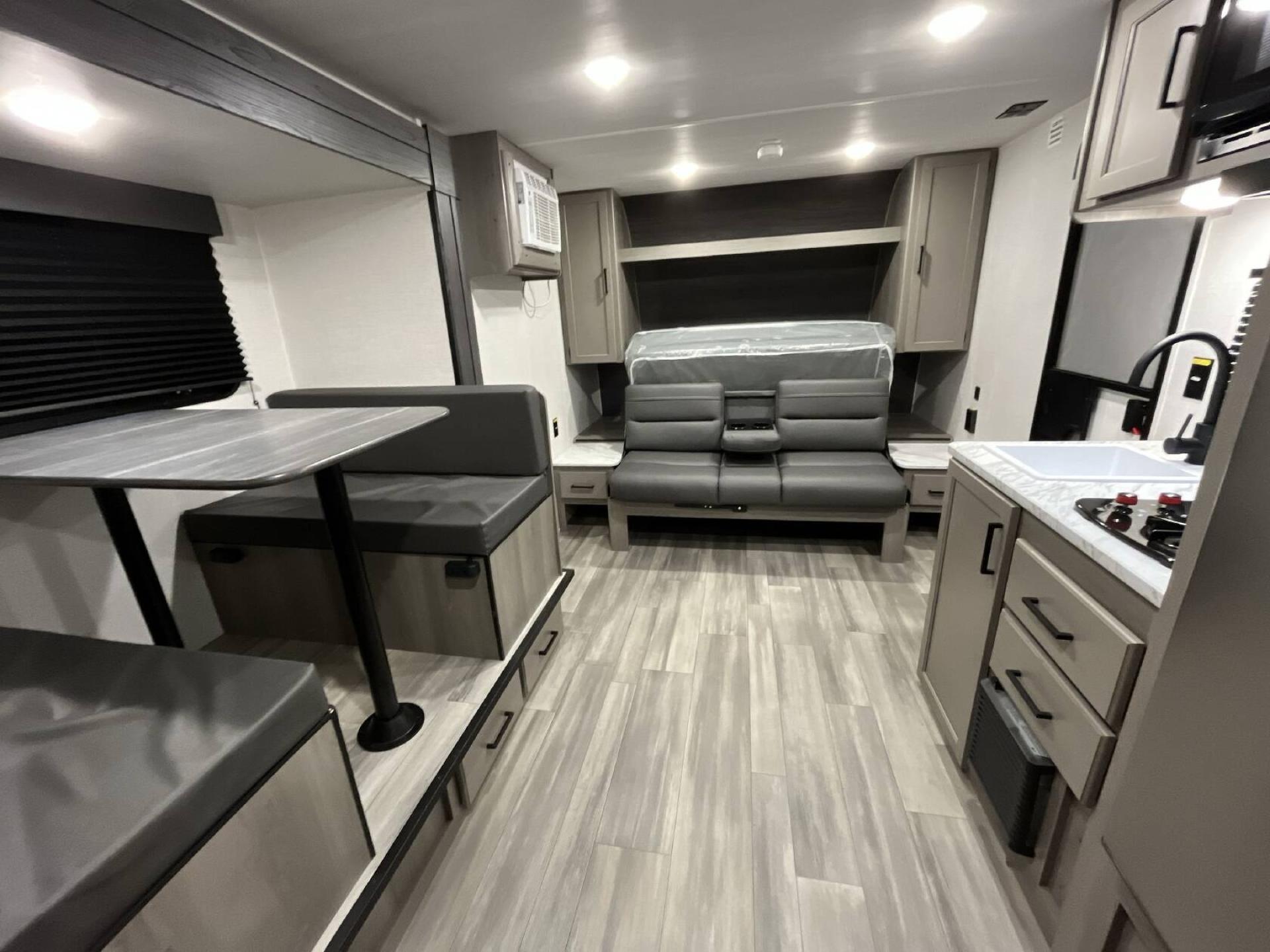 2024 Keystone Hideout 181bh