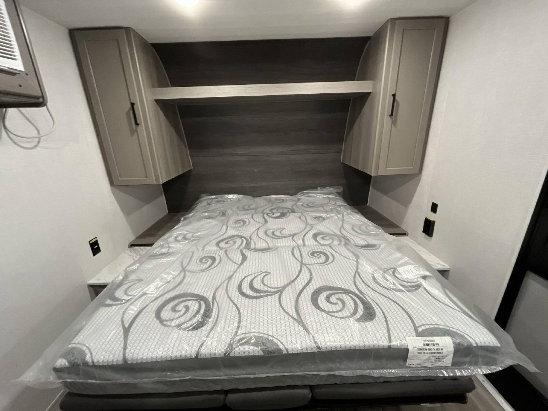 2024 Keystone Hideout 181bh