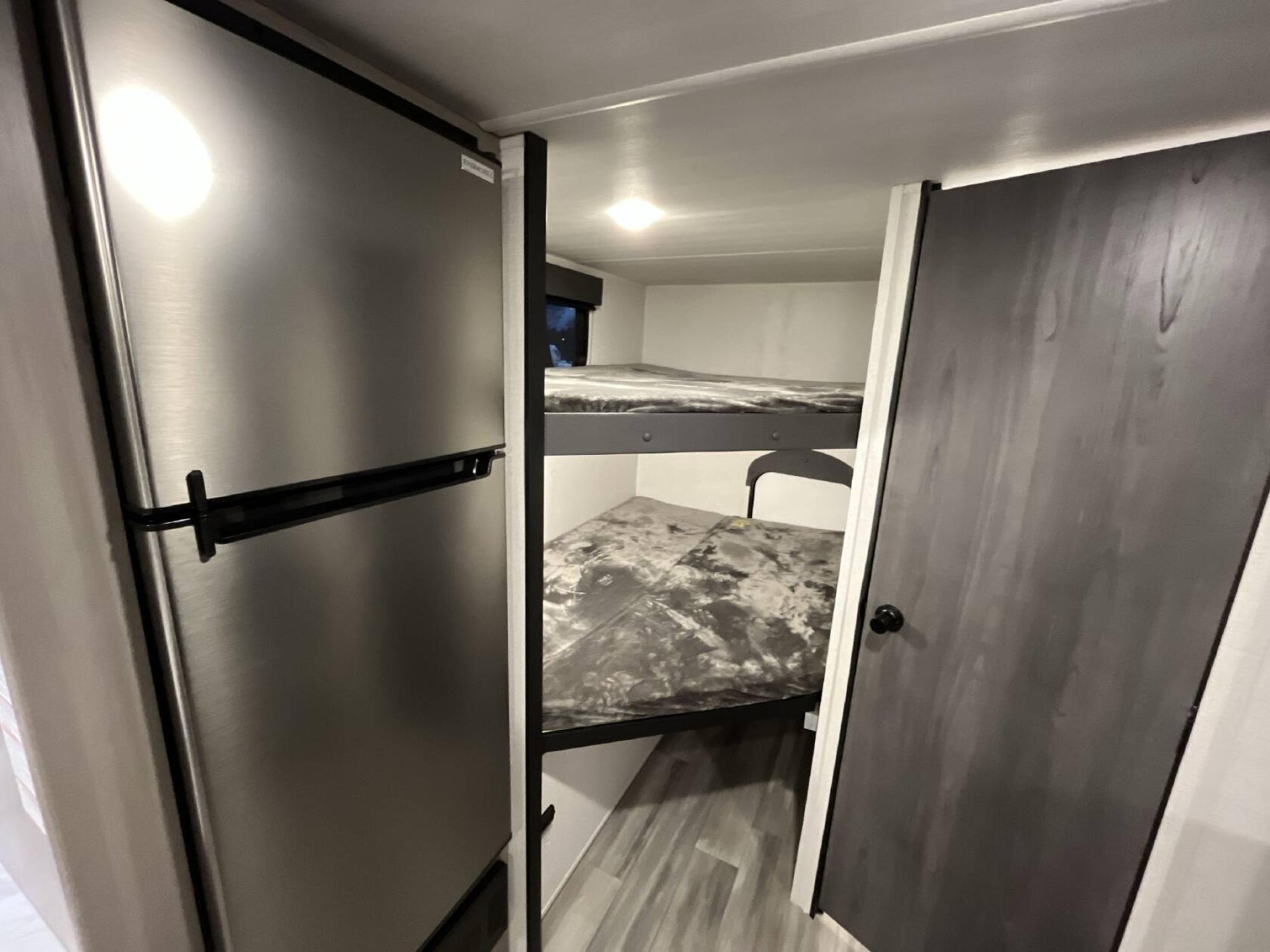 2024 Keystone Hideout 181bh