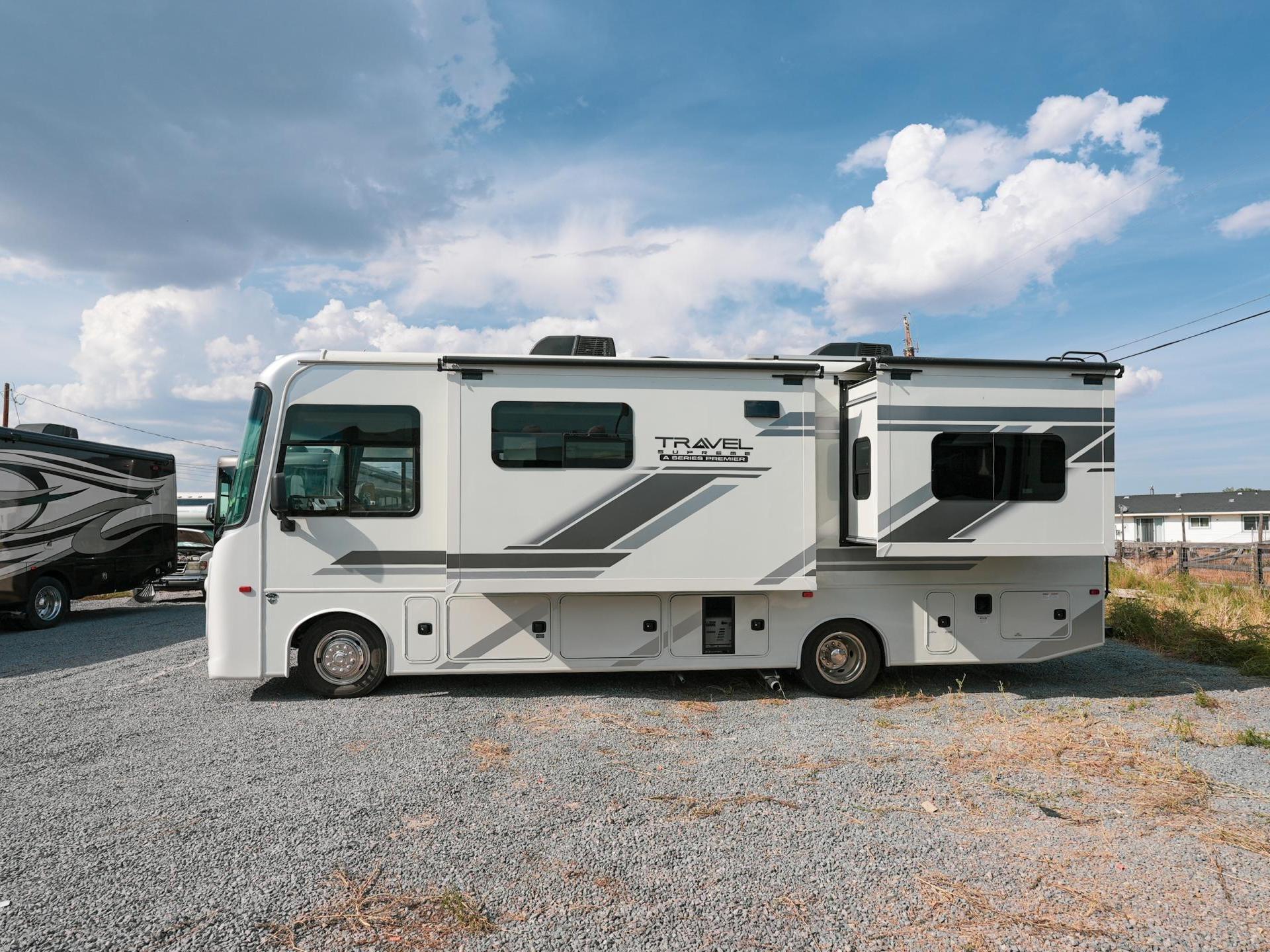 2025 Entegra Coach Vision SE 27ase