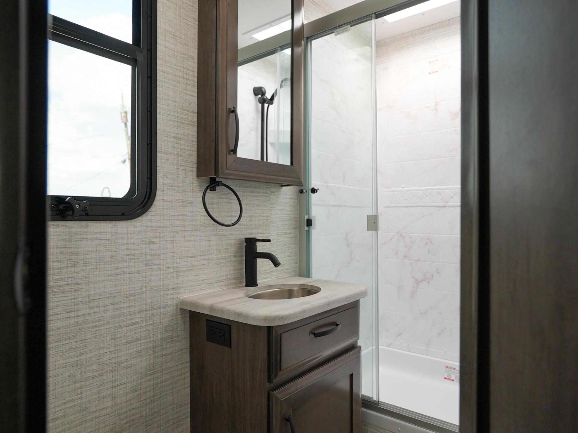 2025 Entegra Coach Vision SE 27ase