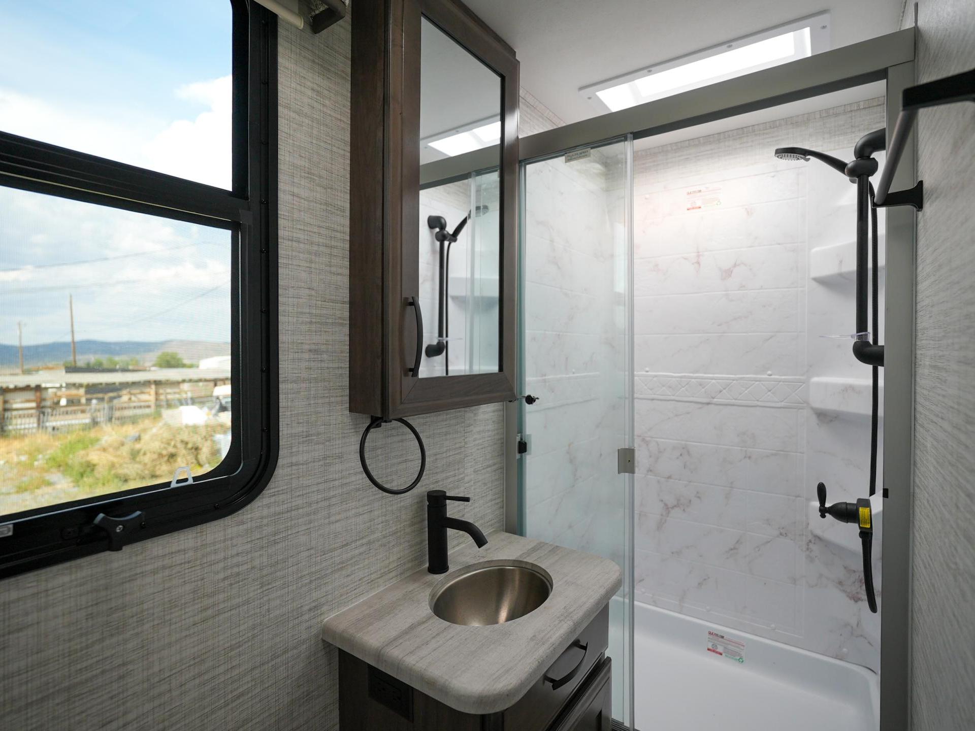 2025 Entegra Coach Vision SE 27ase