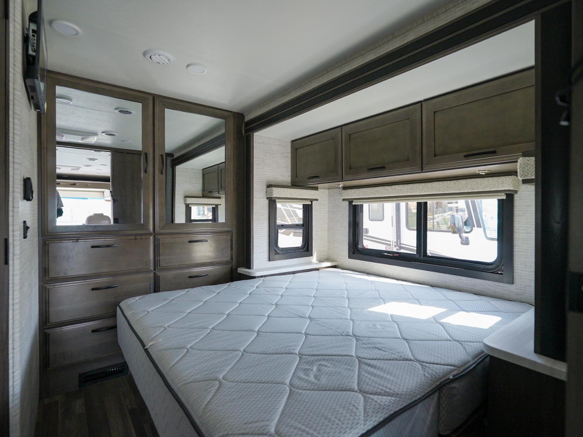 2025 Entegra Coach Vision SE 27ase