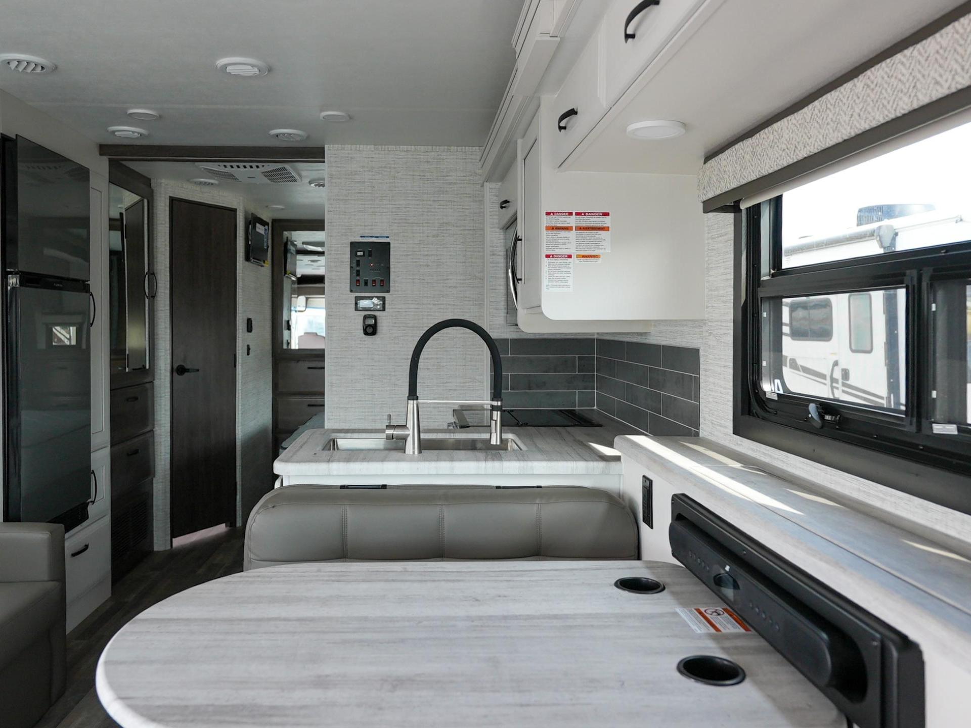 2025 Entegra Coach Vision SE 27ase