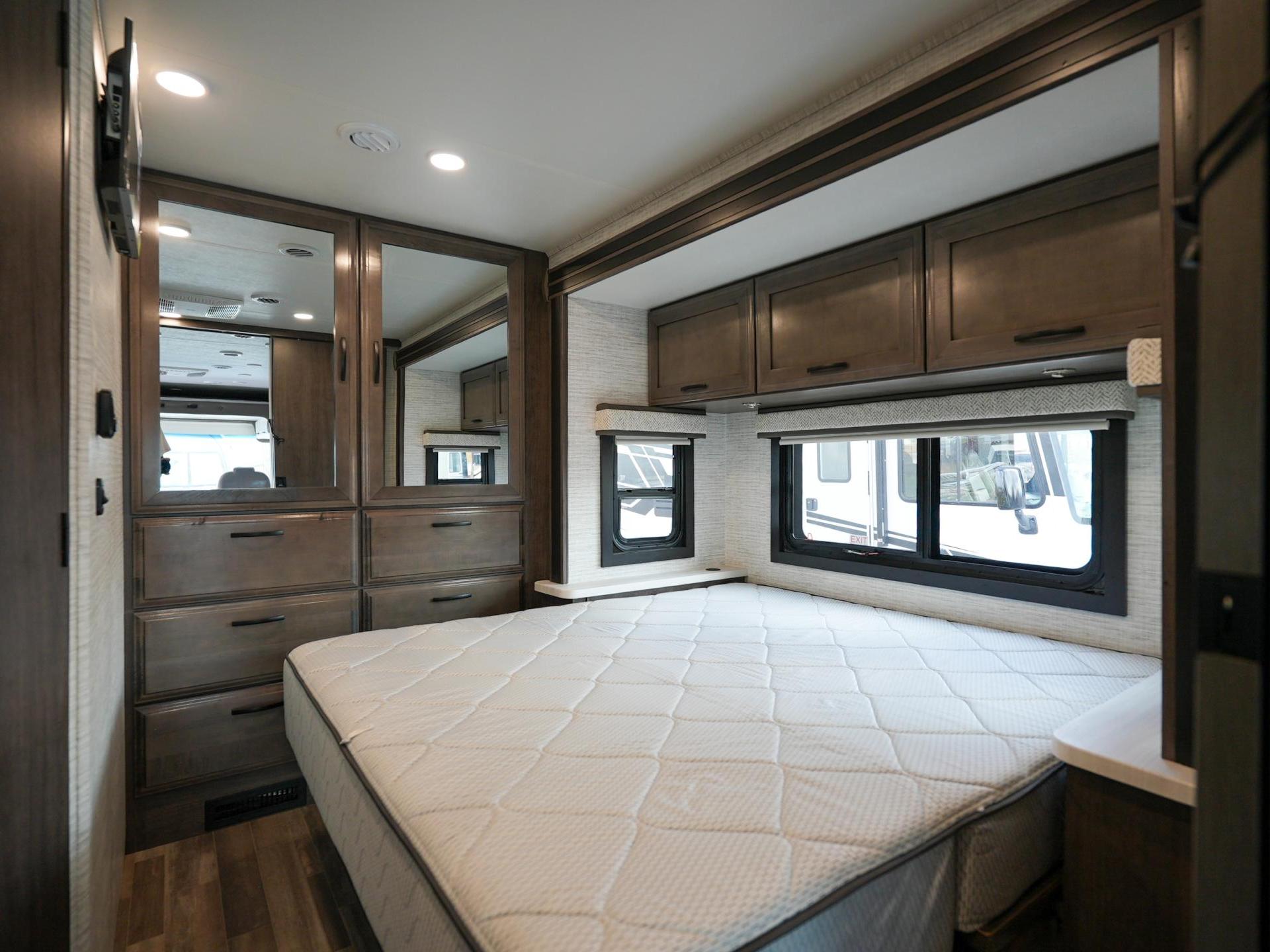 2025 Entegra Coach Vision SE 27ase