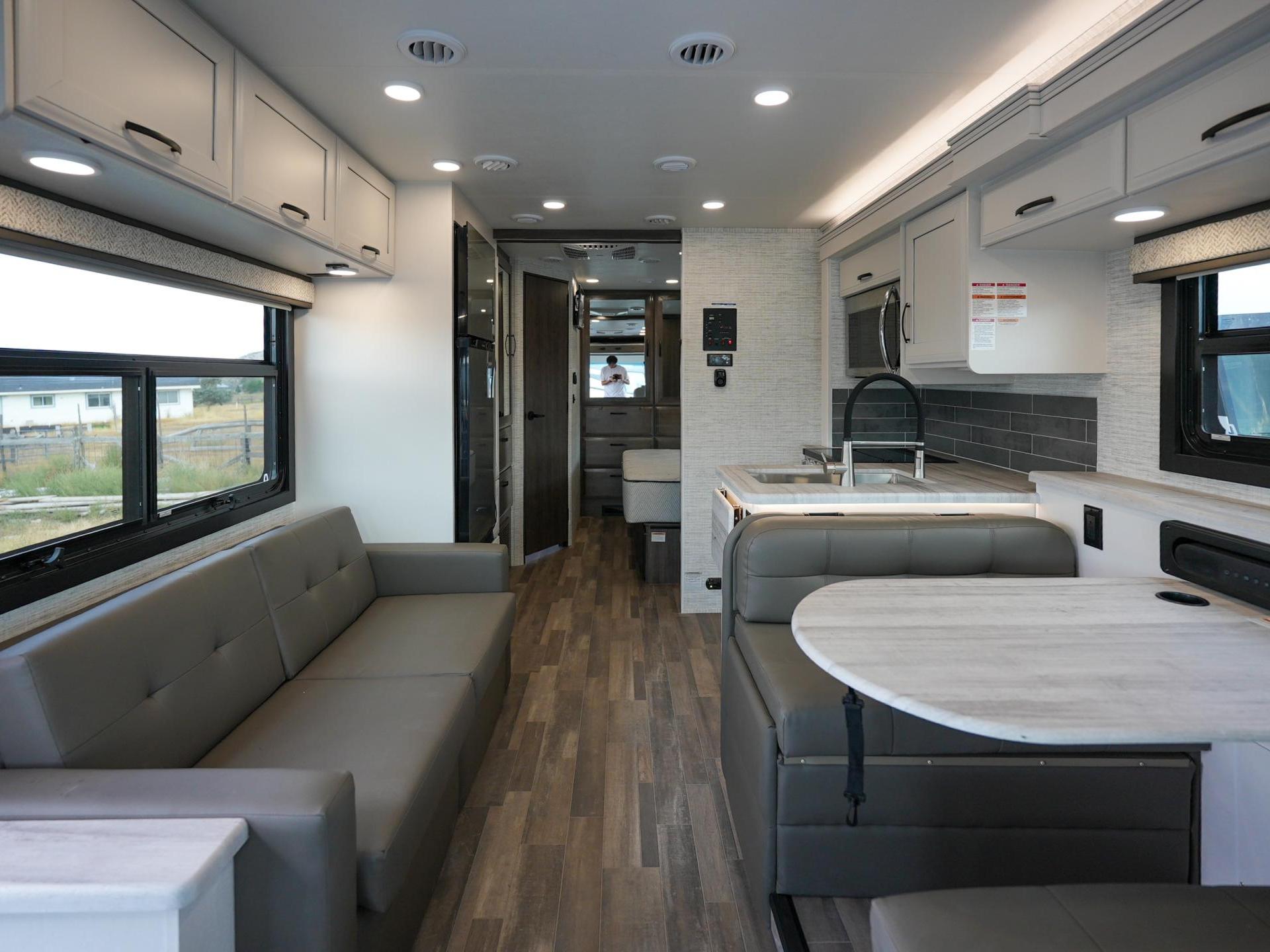 2025 Entegra Coach Vision SE 27ase