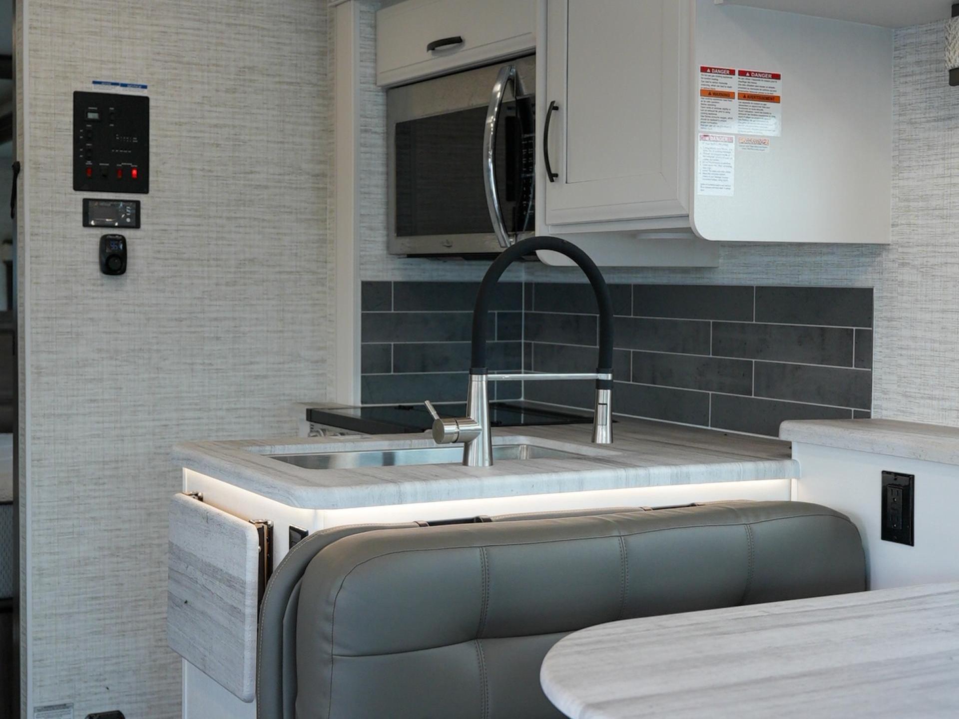 2025 Entegra Coach Vision SE 27ase