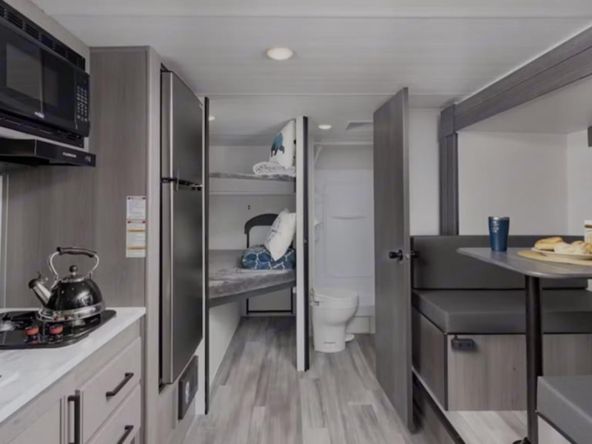 2024 Keystone Hideout 181bh