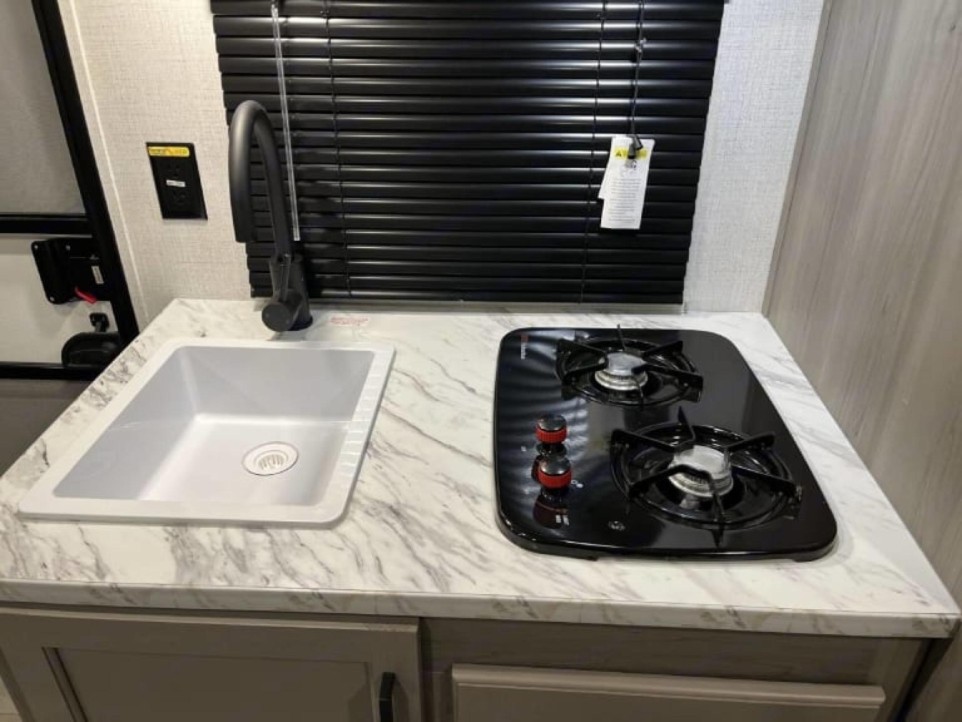 2024 Keystone Hideout 181bh