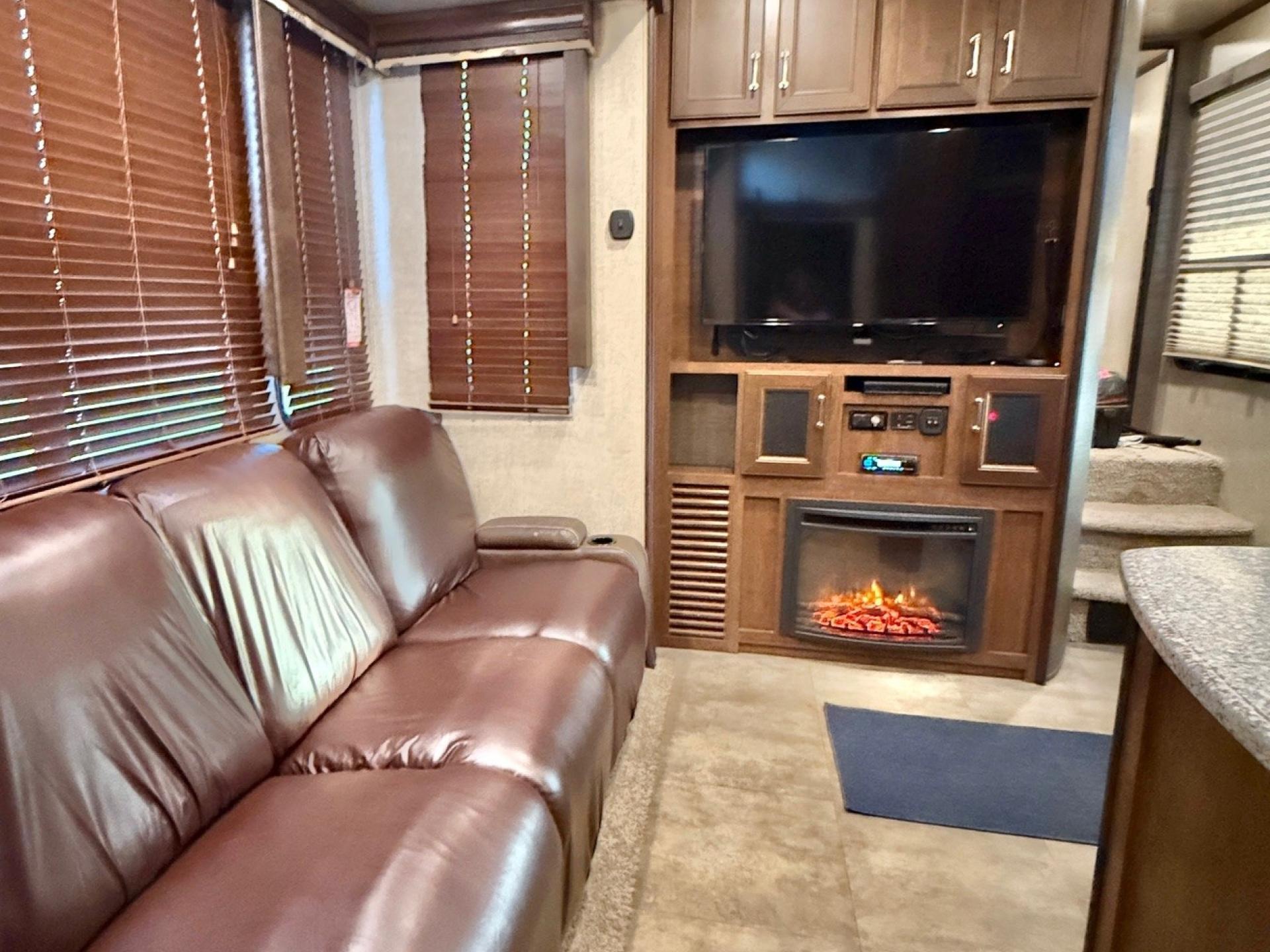2016 Keystone Fuzion 345