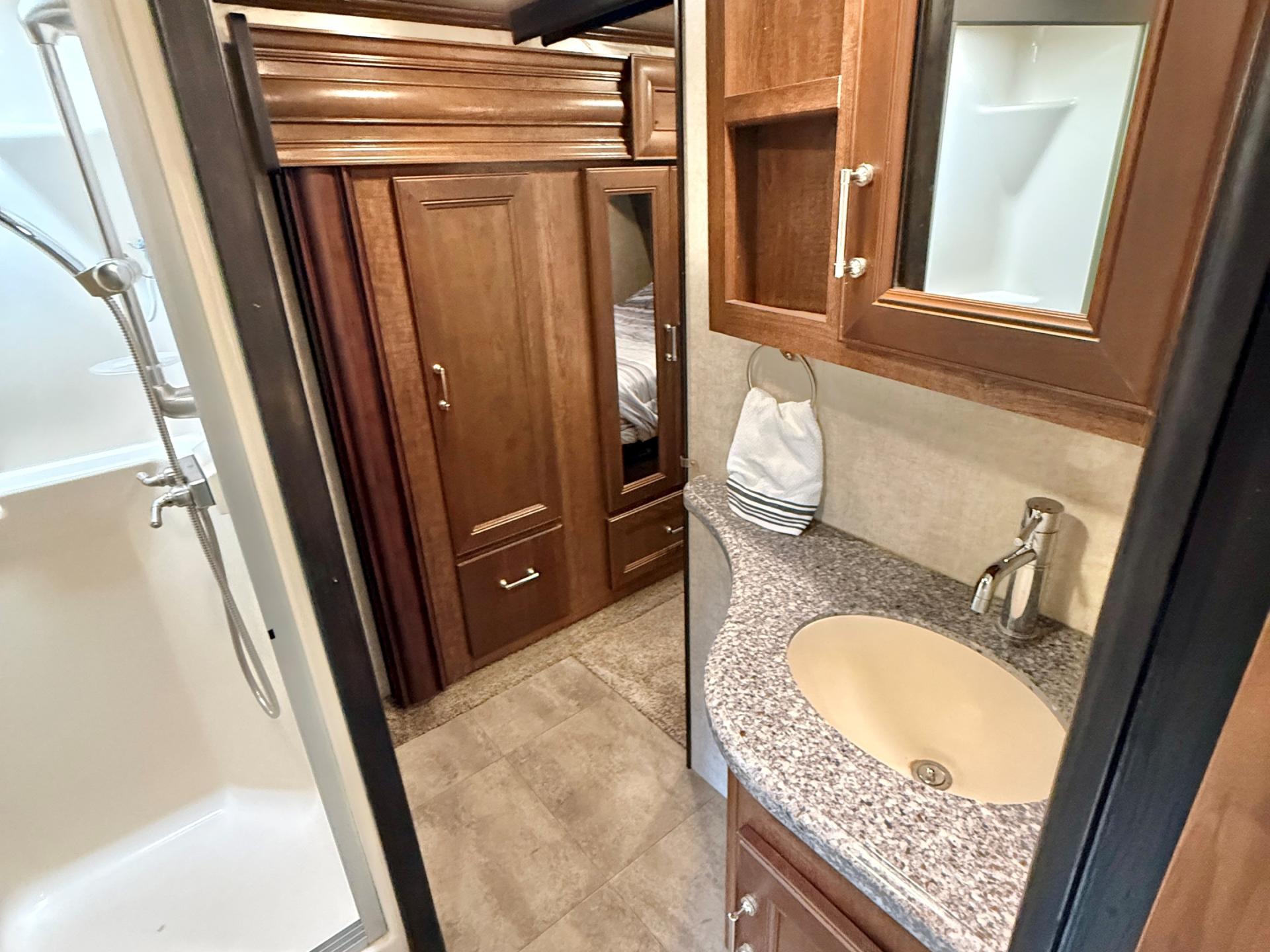 2016 Keystone Fuzion 345