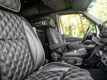 2024 Midwest Automotive Designs Luxe Cruiser d6