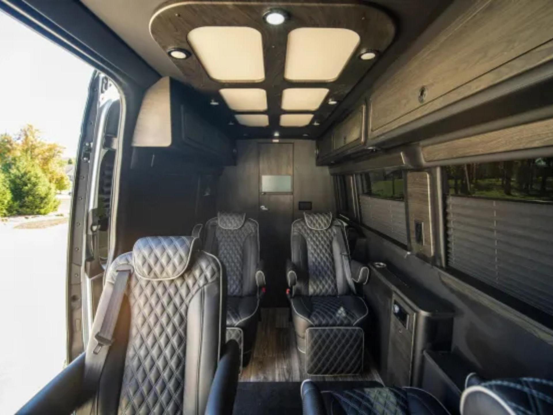 2024 Midwest Automotive Designs Luxe Cruiser d6