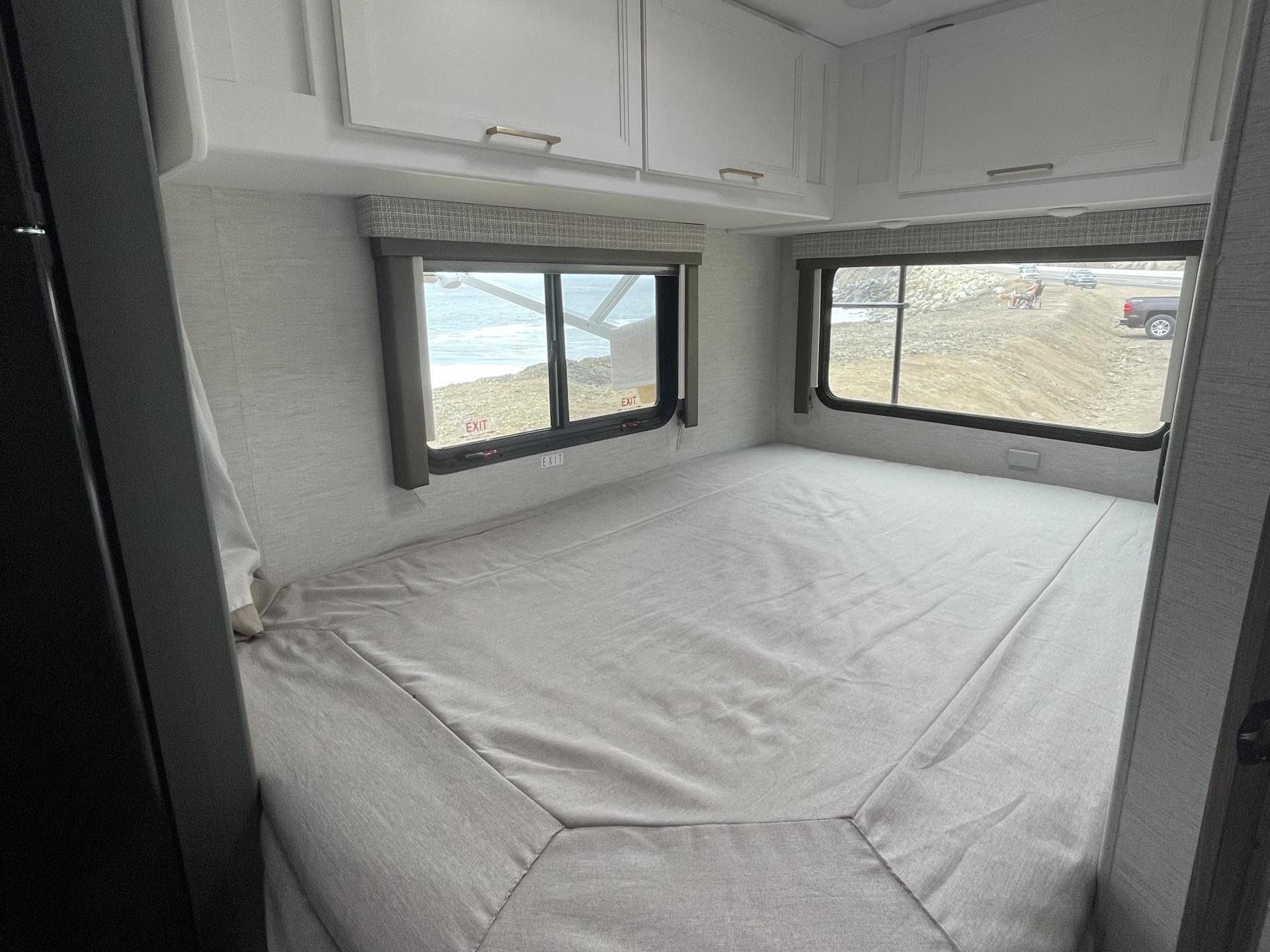 2025 Thor Motor Coach Eddie Bauer 22ebc